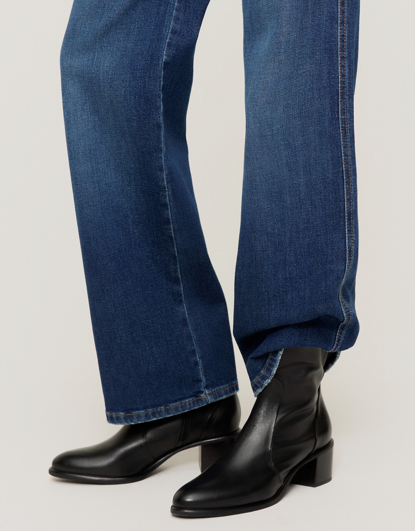 Bota Chelsea Salto Médio