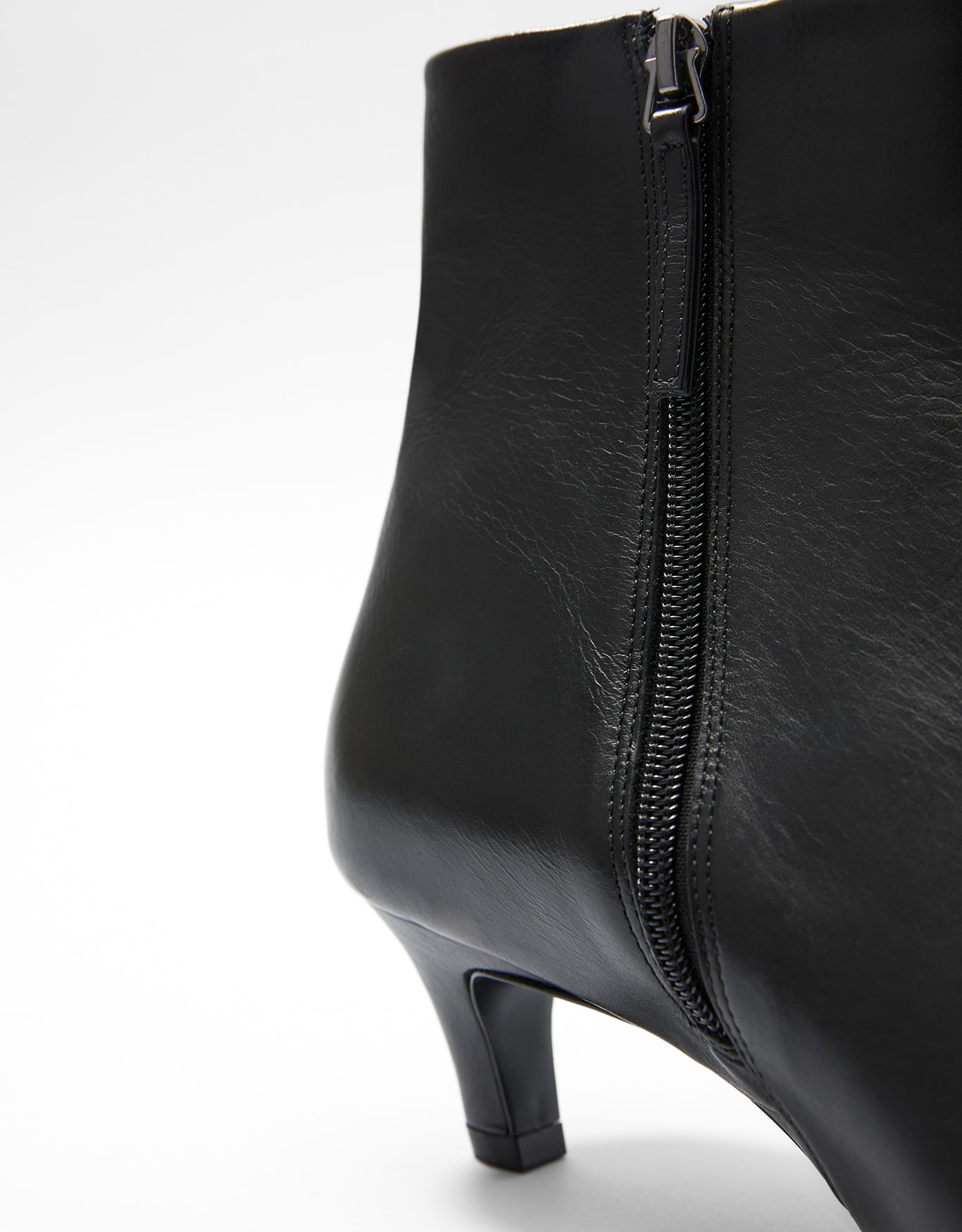 Bota Preto Bico Fino