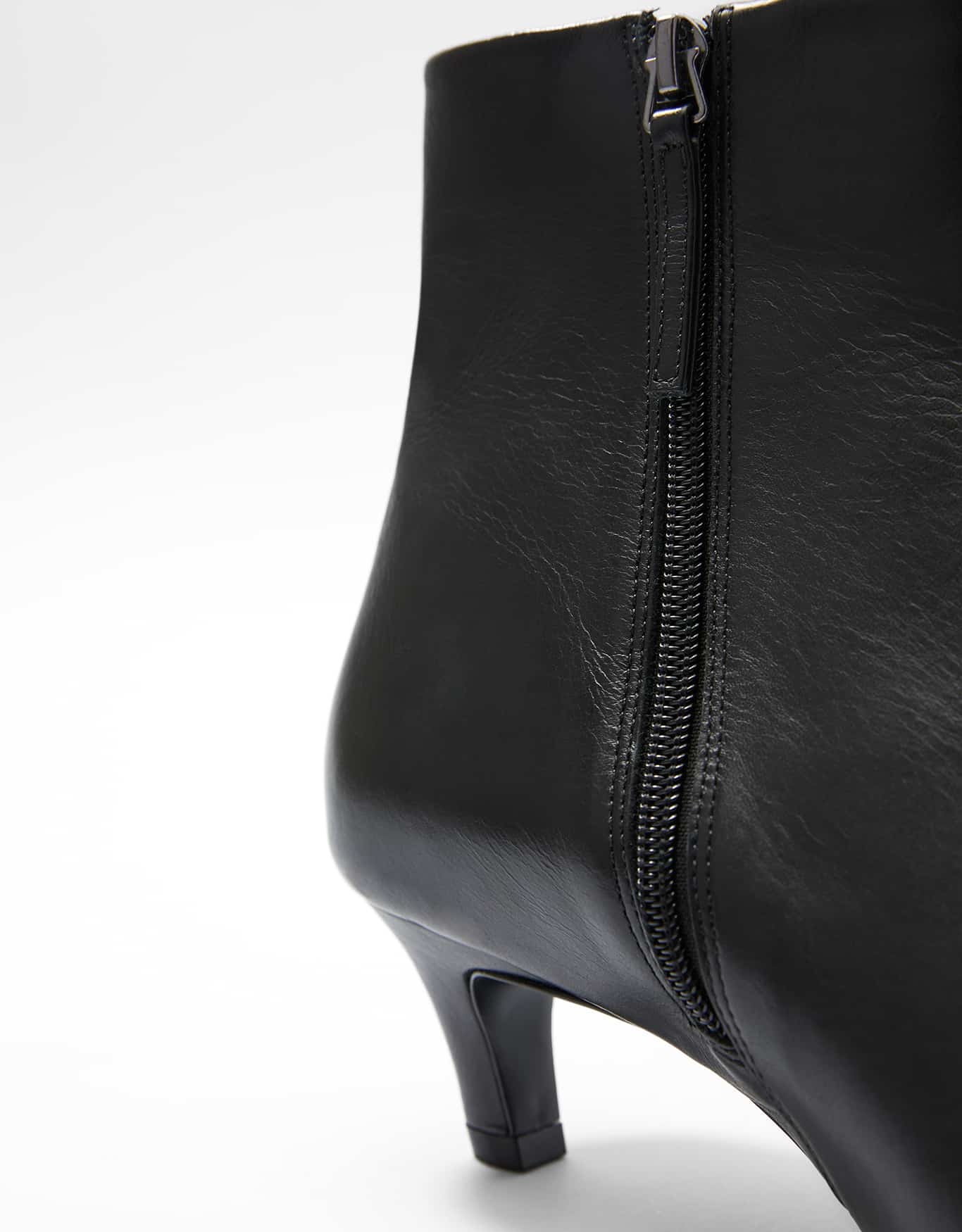 Bota Preto Bico Fino