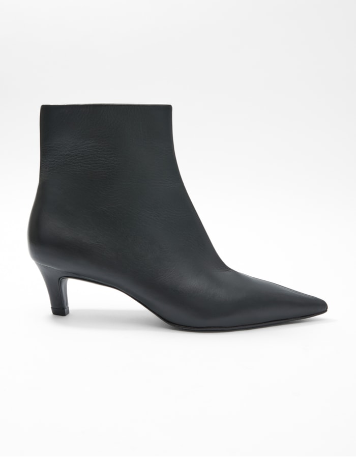 Shoulder — Bota Preto Bico Fino