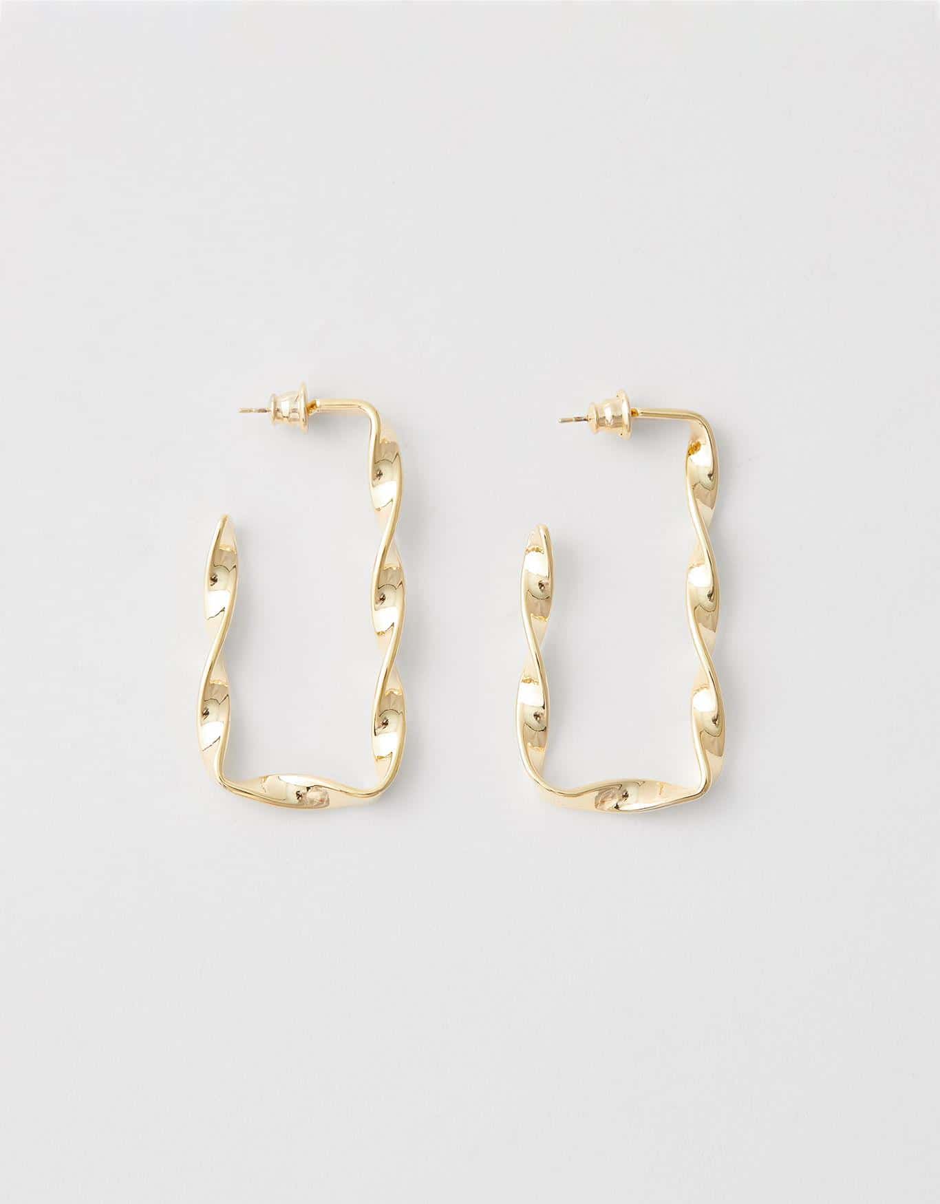 Brinco Argola Alongada Torcida