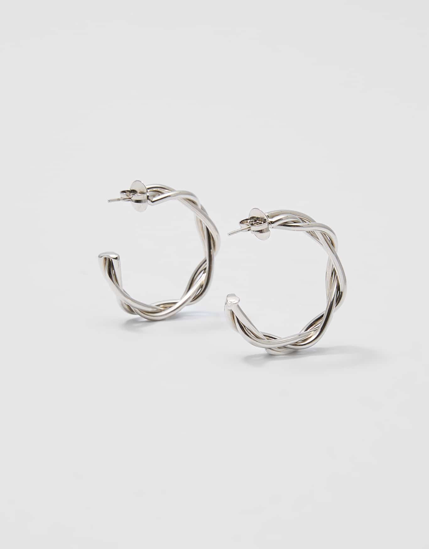 Brinco Curto Argola Trançada