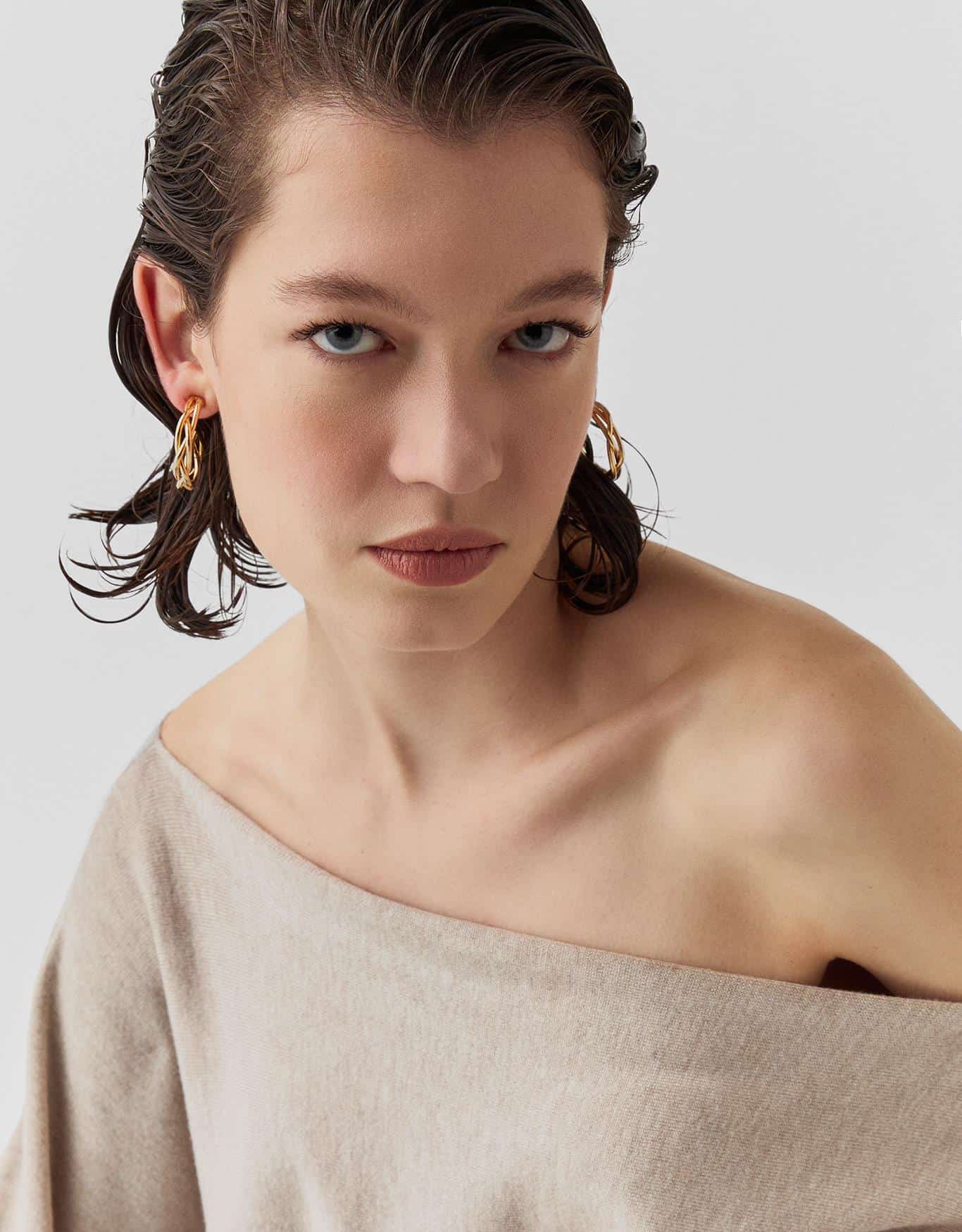 Brinco Curto Argola Trançada