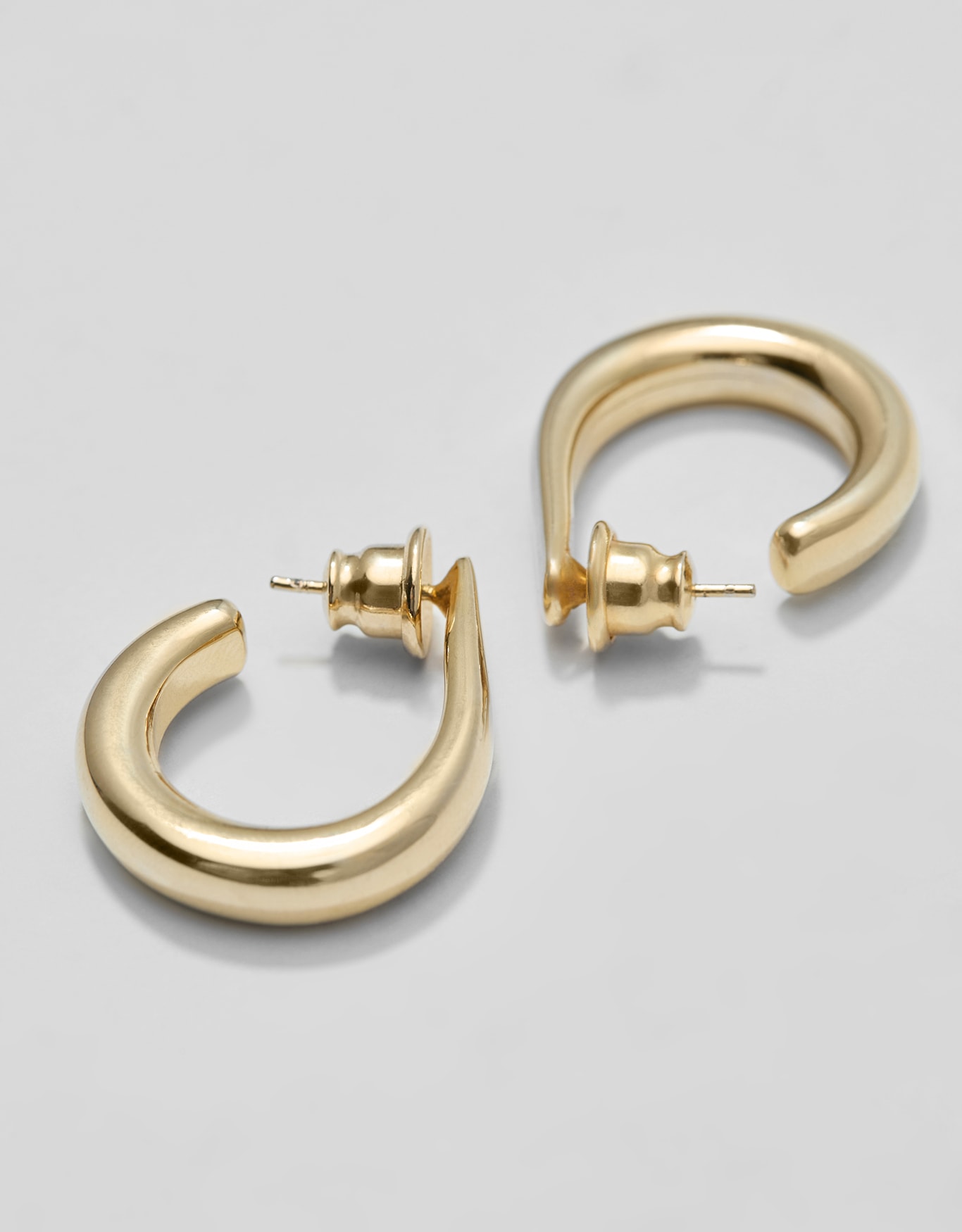 Brinco Curto Meia-Gota