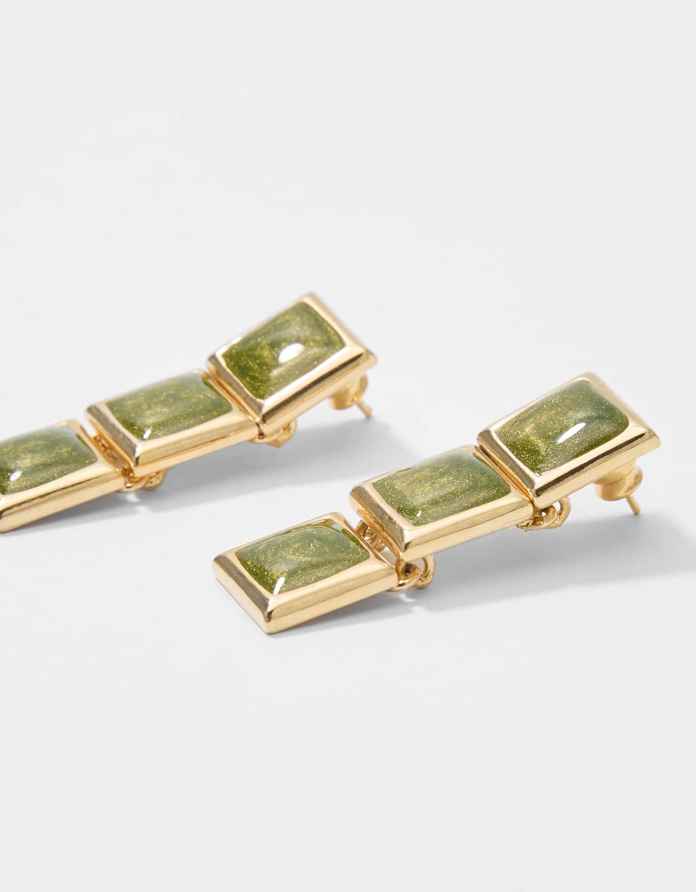 Brinco Curto Pingentes Geométricos