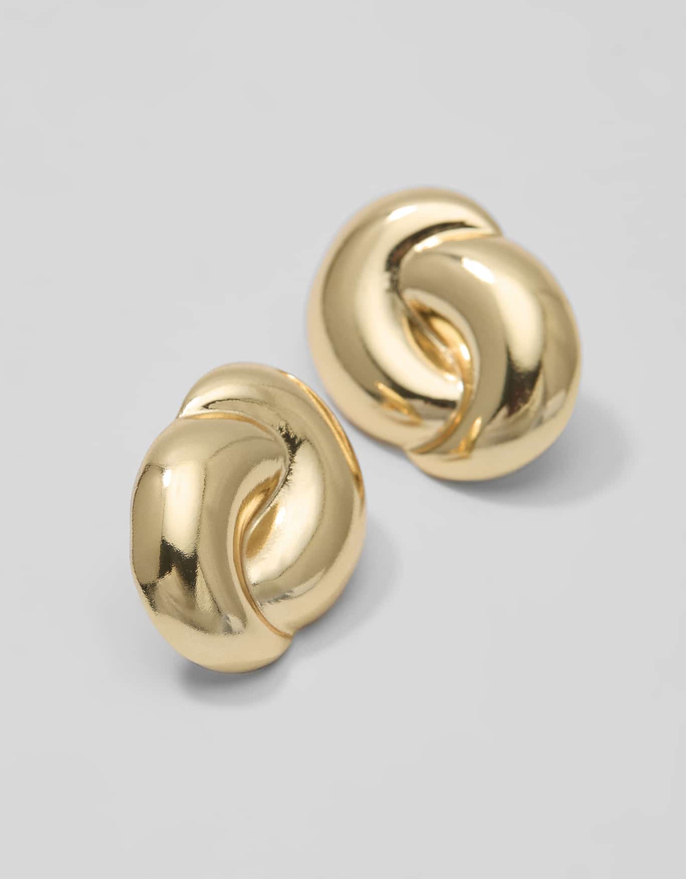 Brinco Curto Pressão Dourado