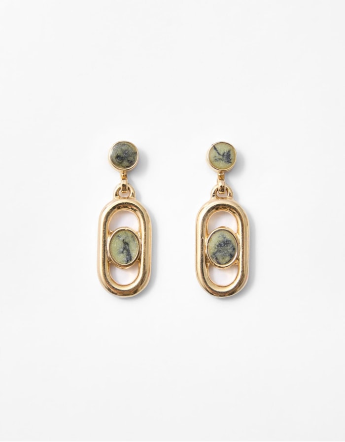 Brinco Curto Resina Verde