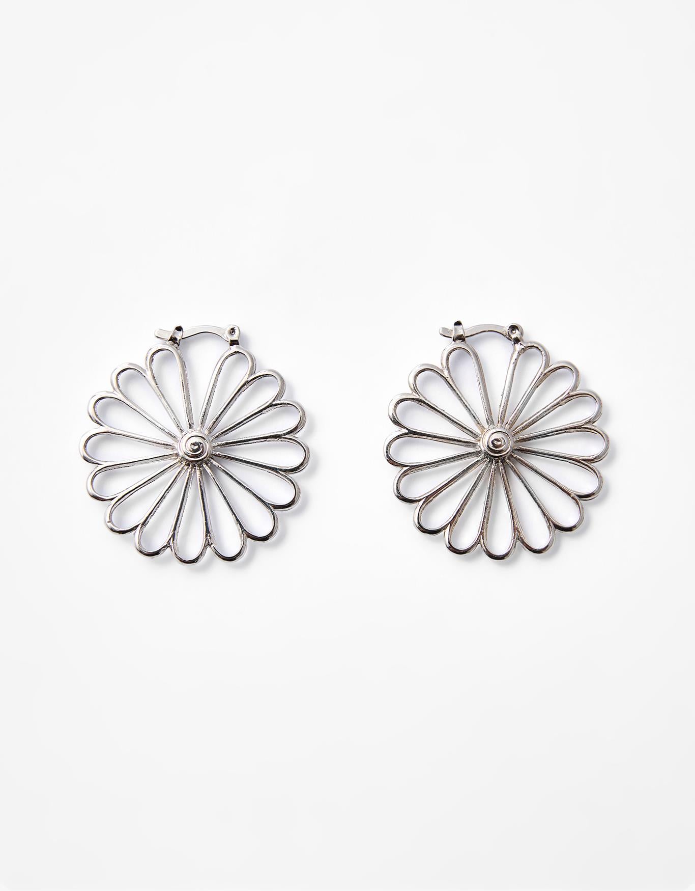 Brinco Margarida Vazado Dourado