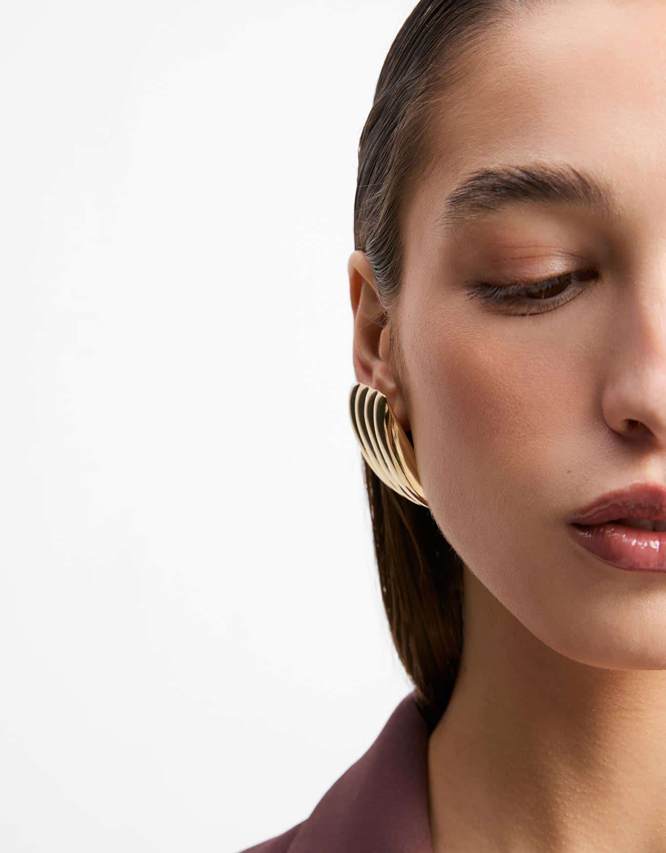 Brinco Médio Quadrado Textura