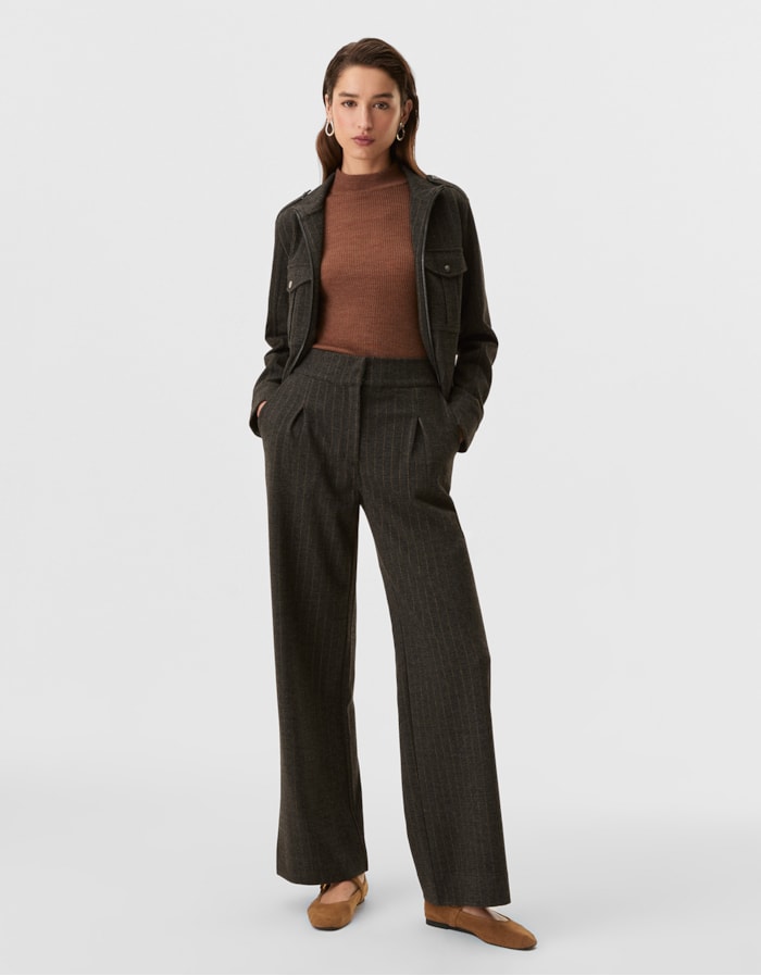 Shoulder — Calça 360 Pantalona Risca de Giz