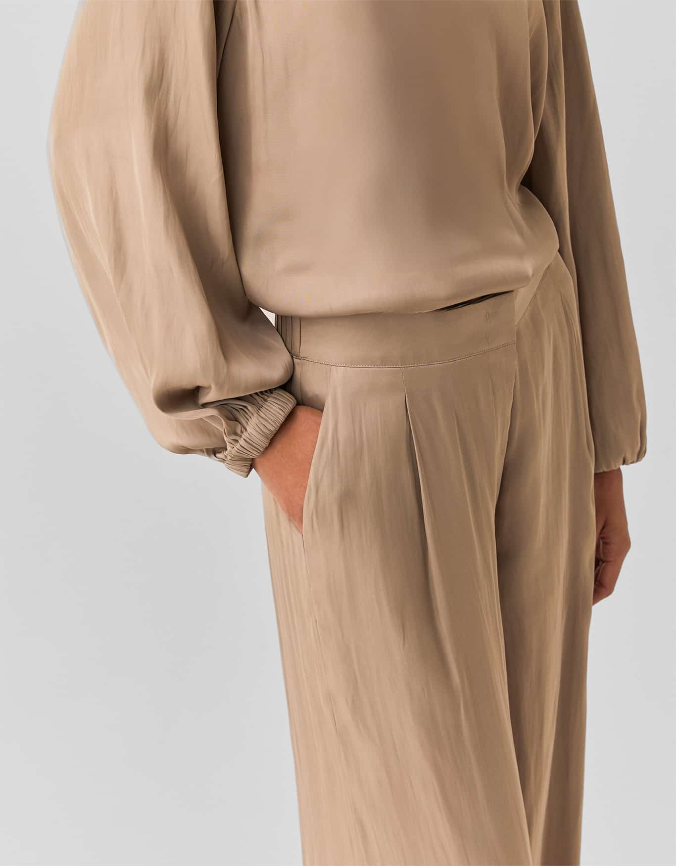 Calça Alfaiatada Acetinada