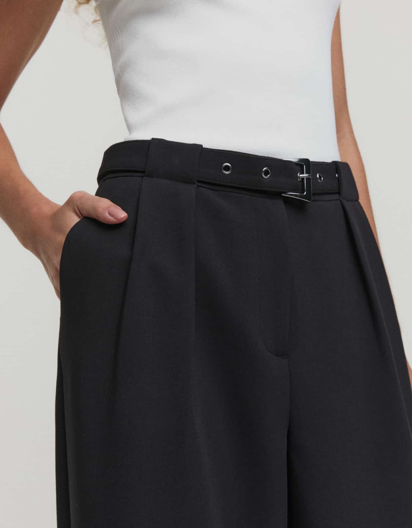 Calça Alfaiatada Reta com Cinto