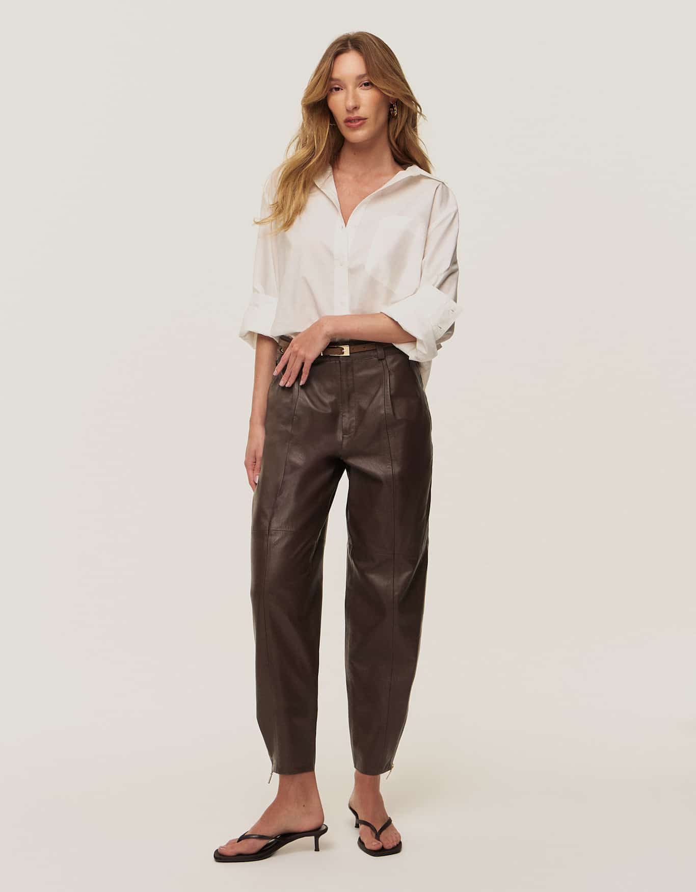 Calça Baggy Pregas Couro