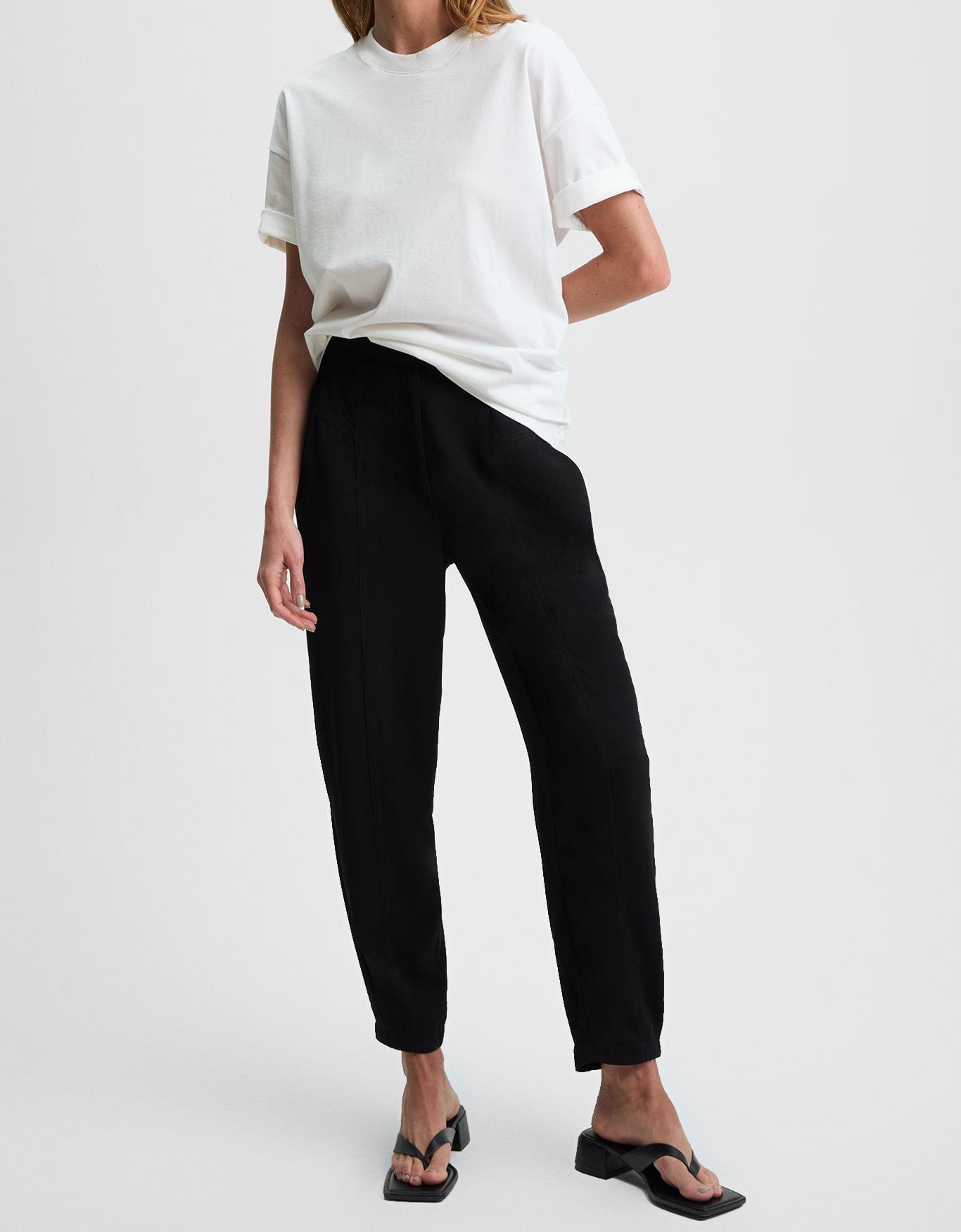 Calça Baggy Recortes Pespontados