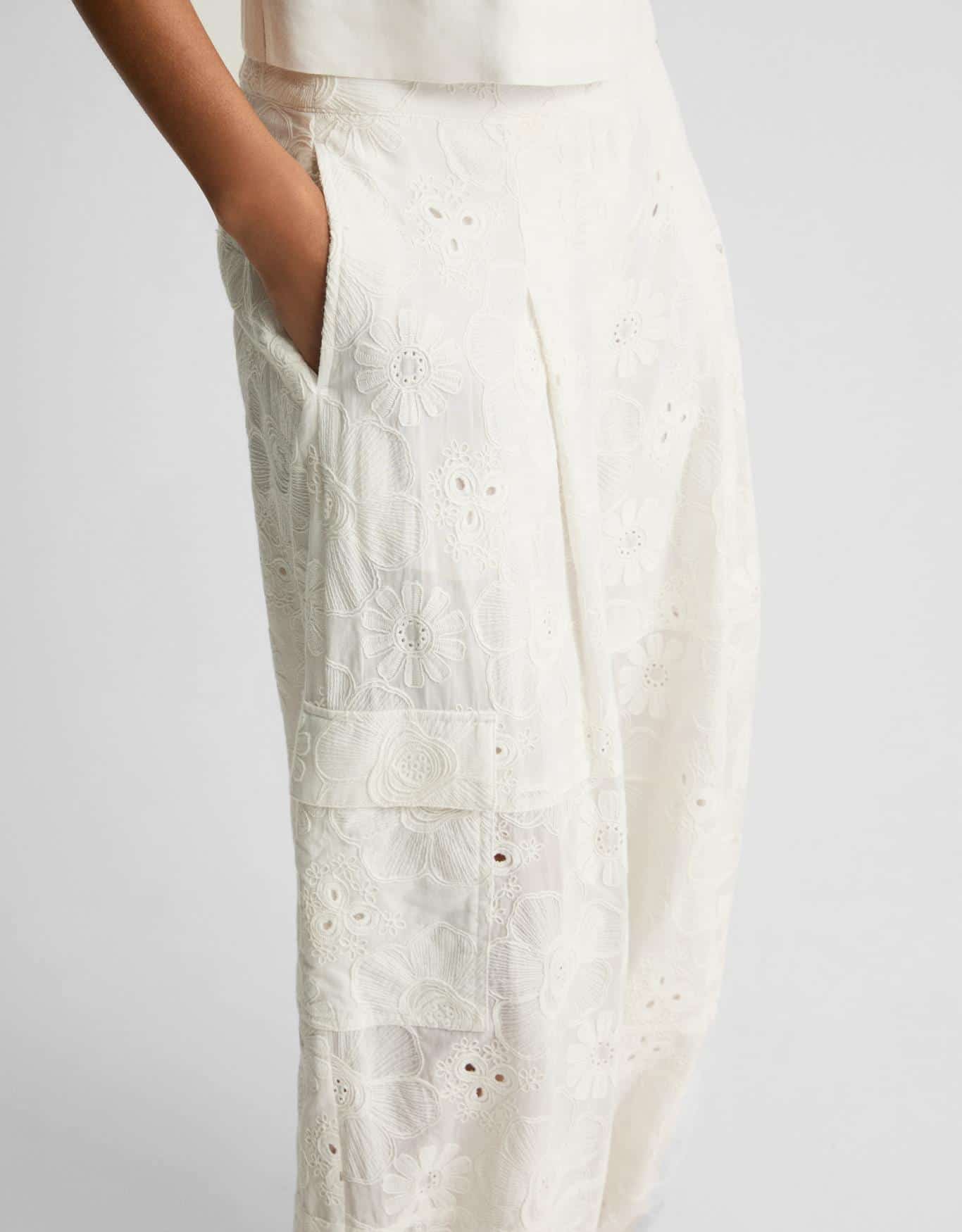 Calça Bordado Floral