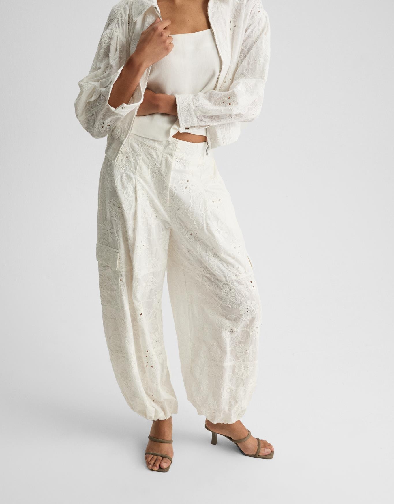 Calça Bordado Floral