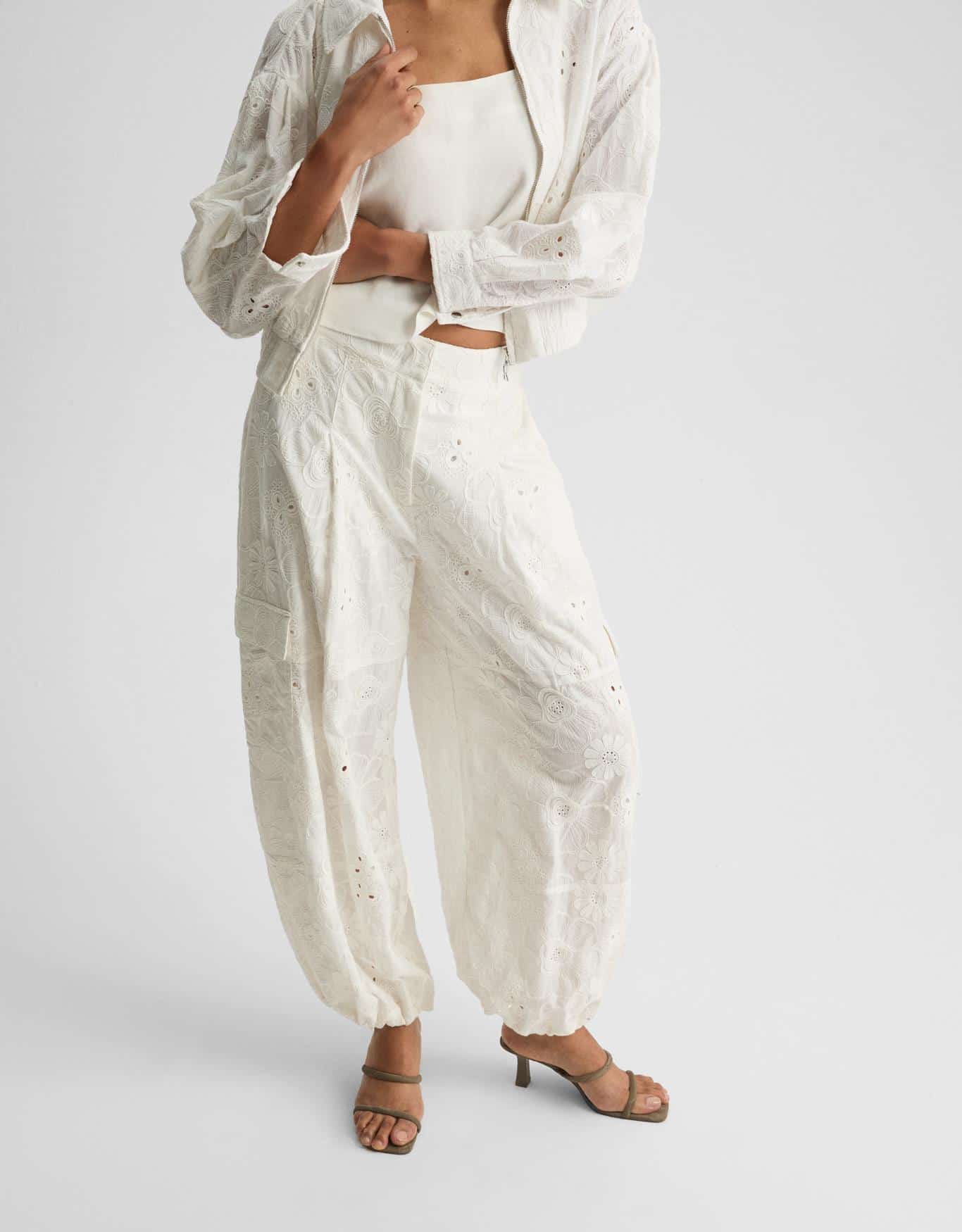 Calça Bordado Floral