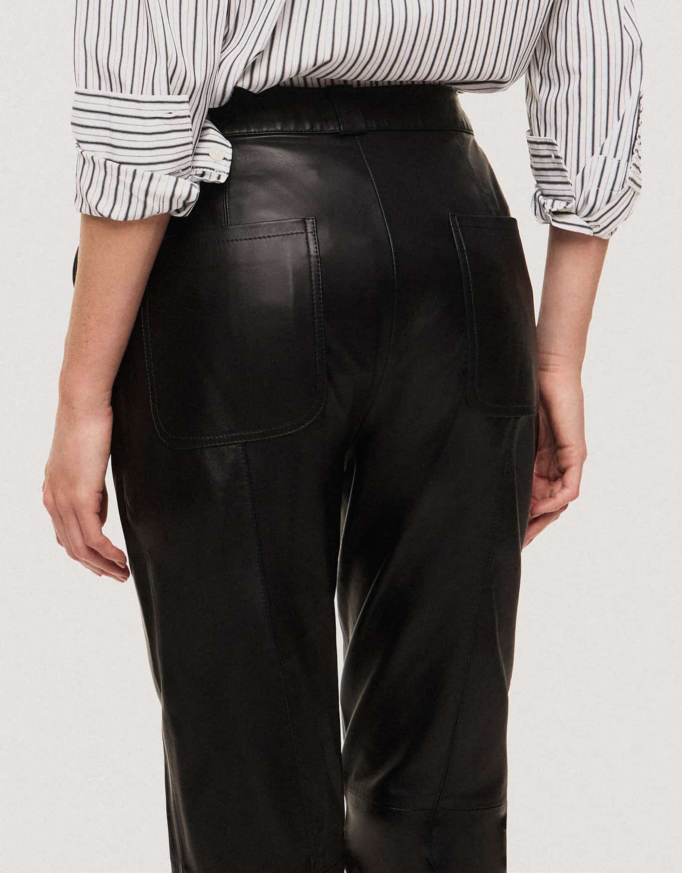 Calça Couro Slim
