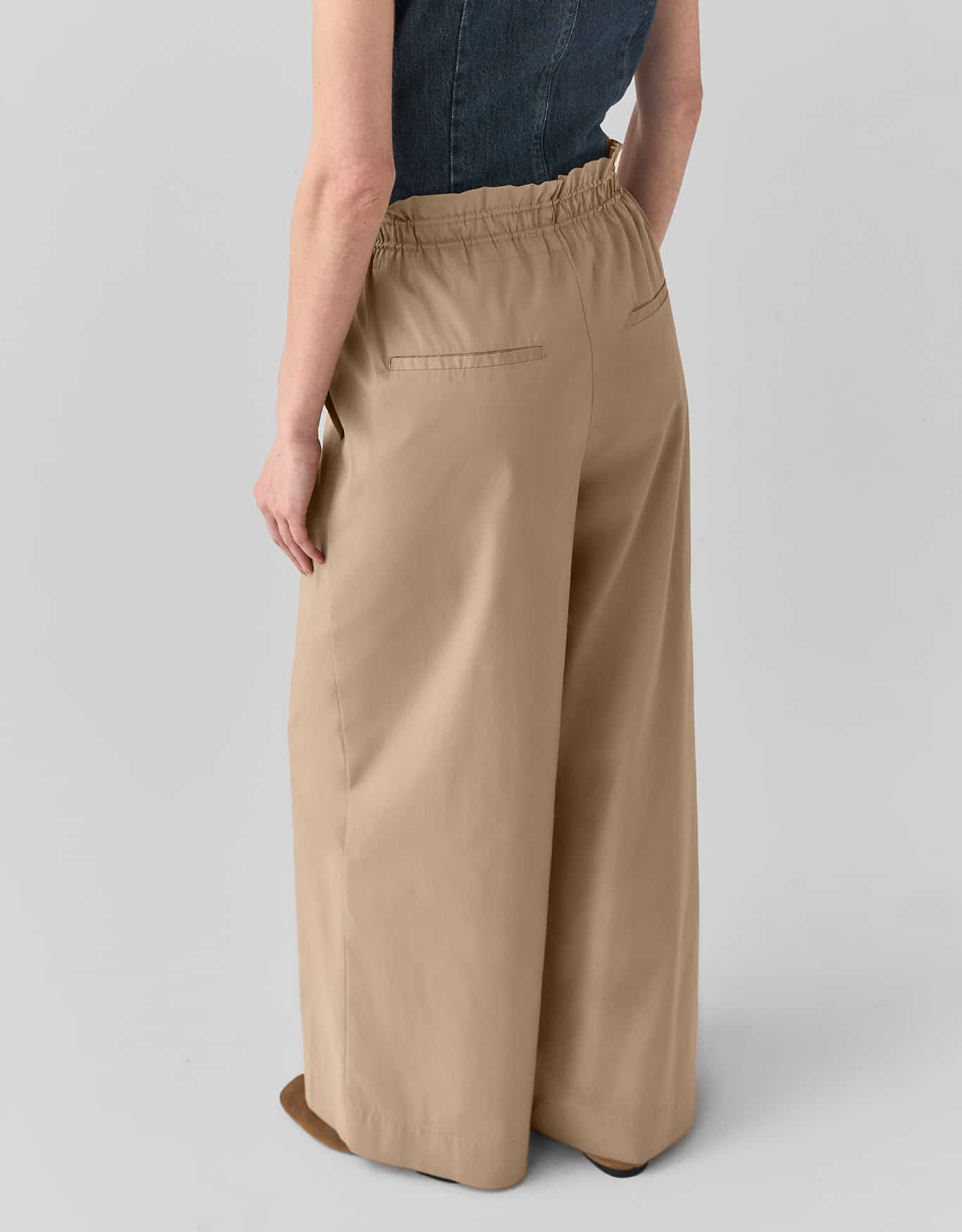 Calça Detalhe Cintura Elastico