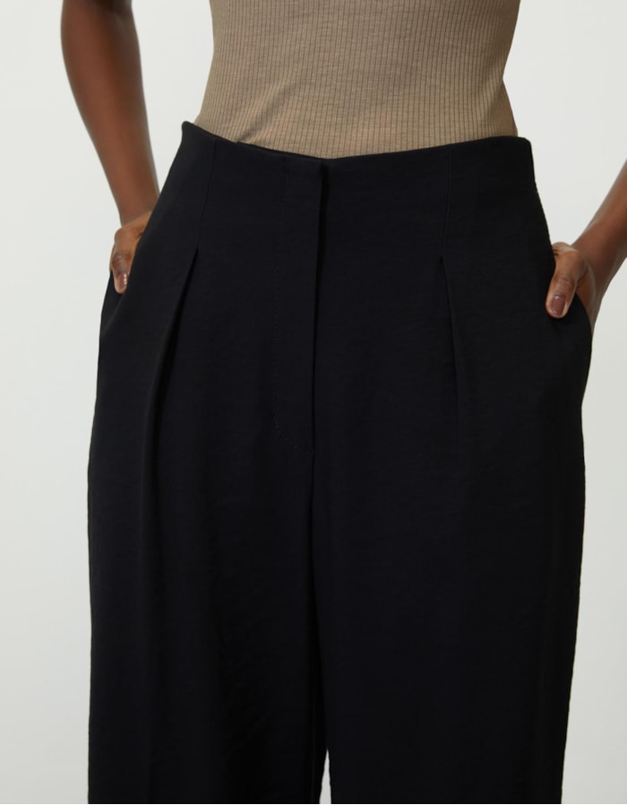 Calça Detalhe Lateral