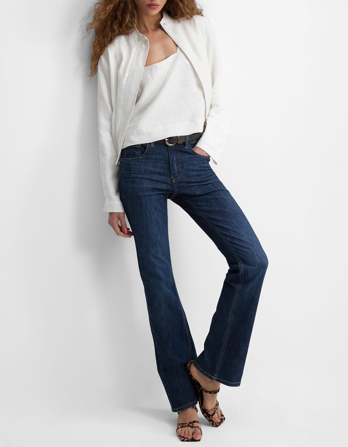 Calça Jeans Bootcut Base Cintura Média