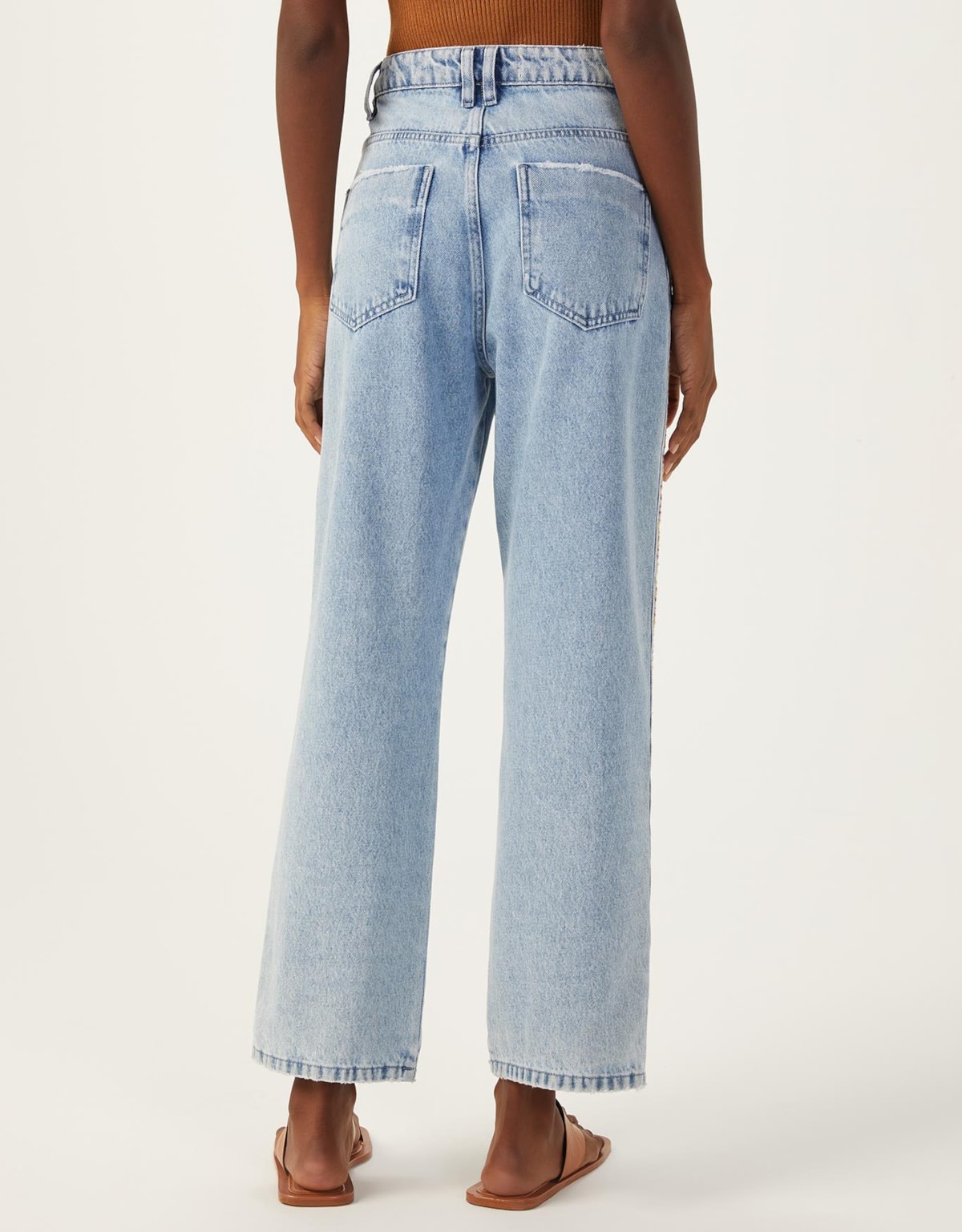 image_ae6b5534-106d-4650-a53f-7b608cb8e2df