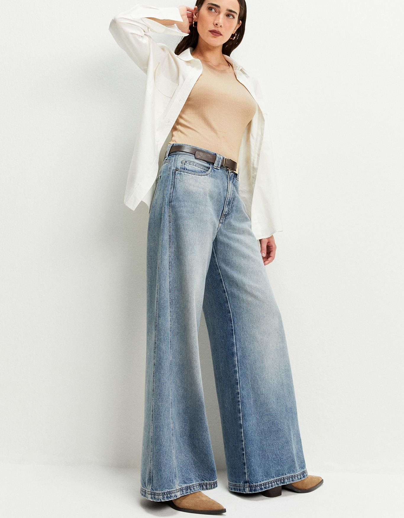 Calça Jeans Pantalona Recortes Laterais