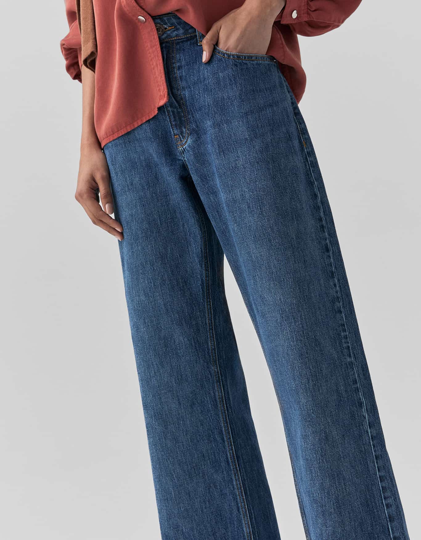 Calça Jeans Reta Cintura Média