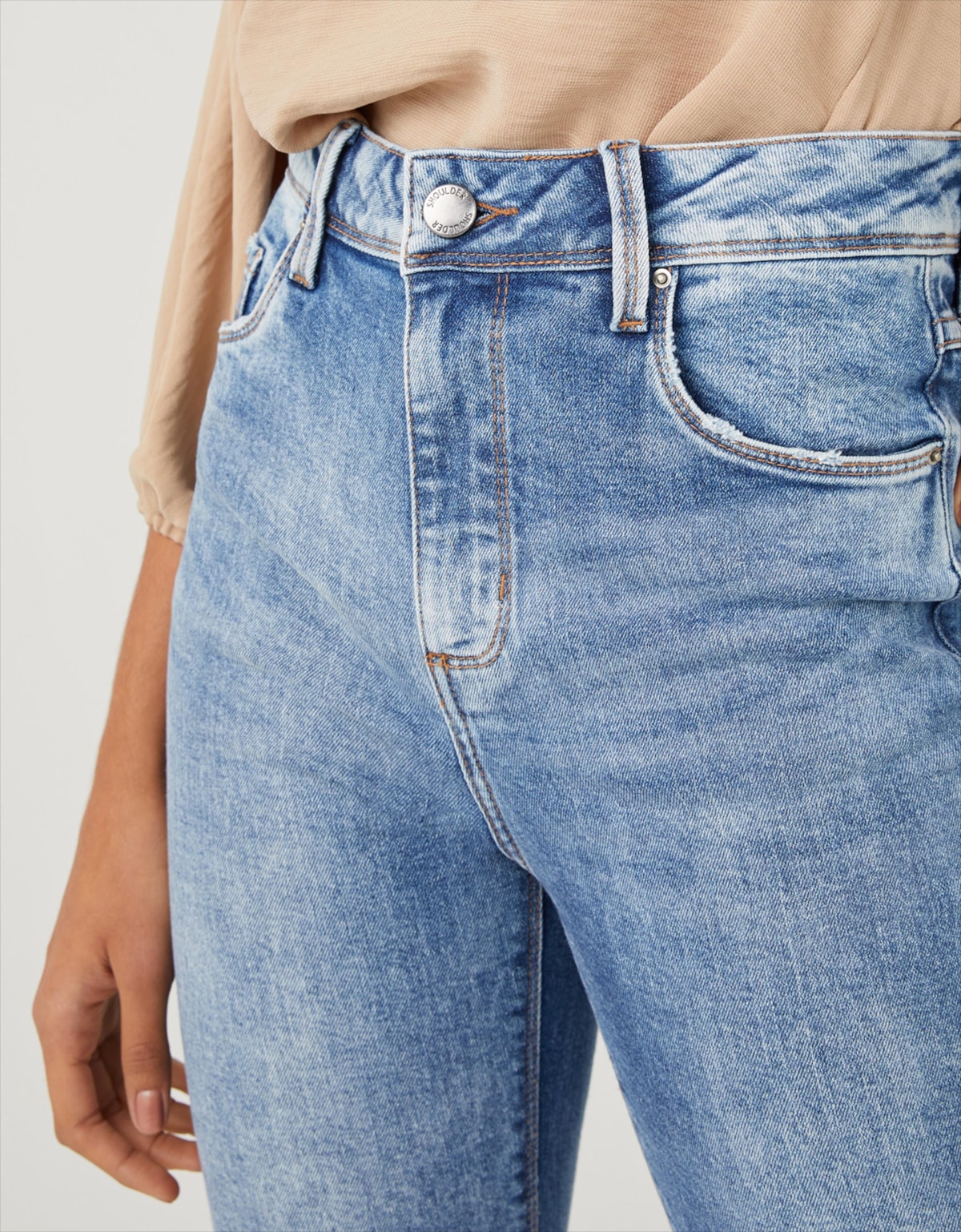 image_b8749ca0-32d4-4f66-8abd-ae14a1555f6e