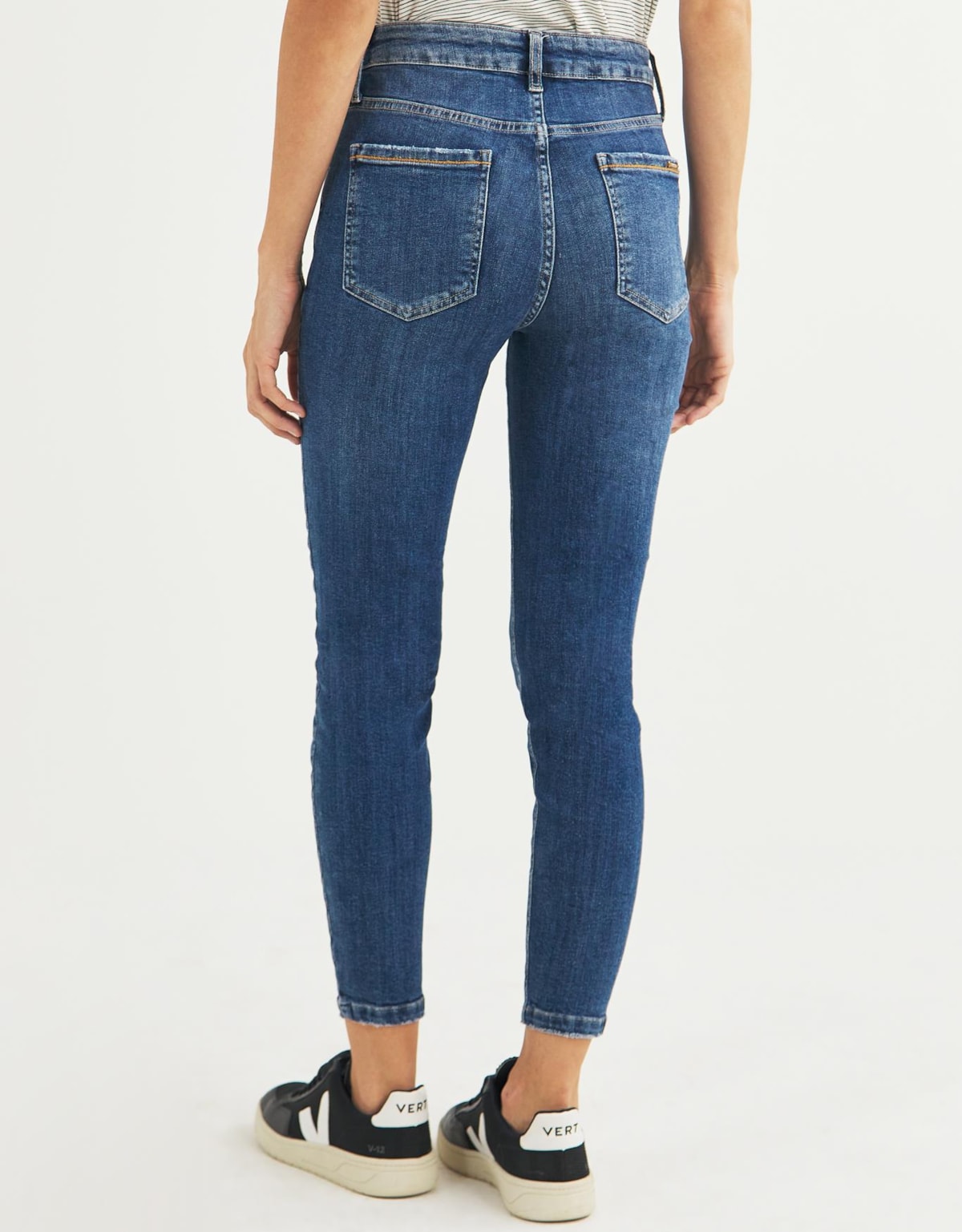 image_2db1ec8a-0126-4695-9eac-59783595fe00