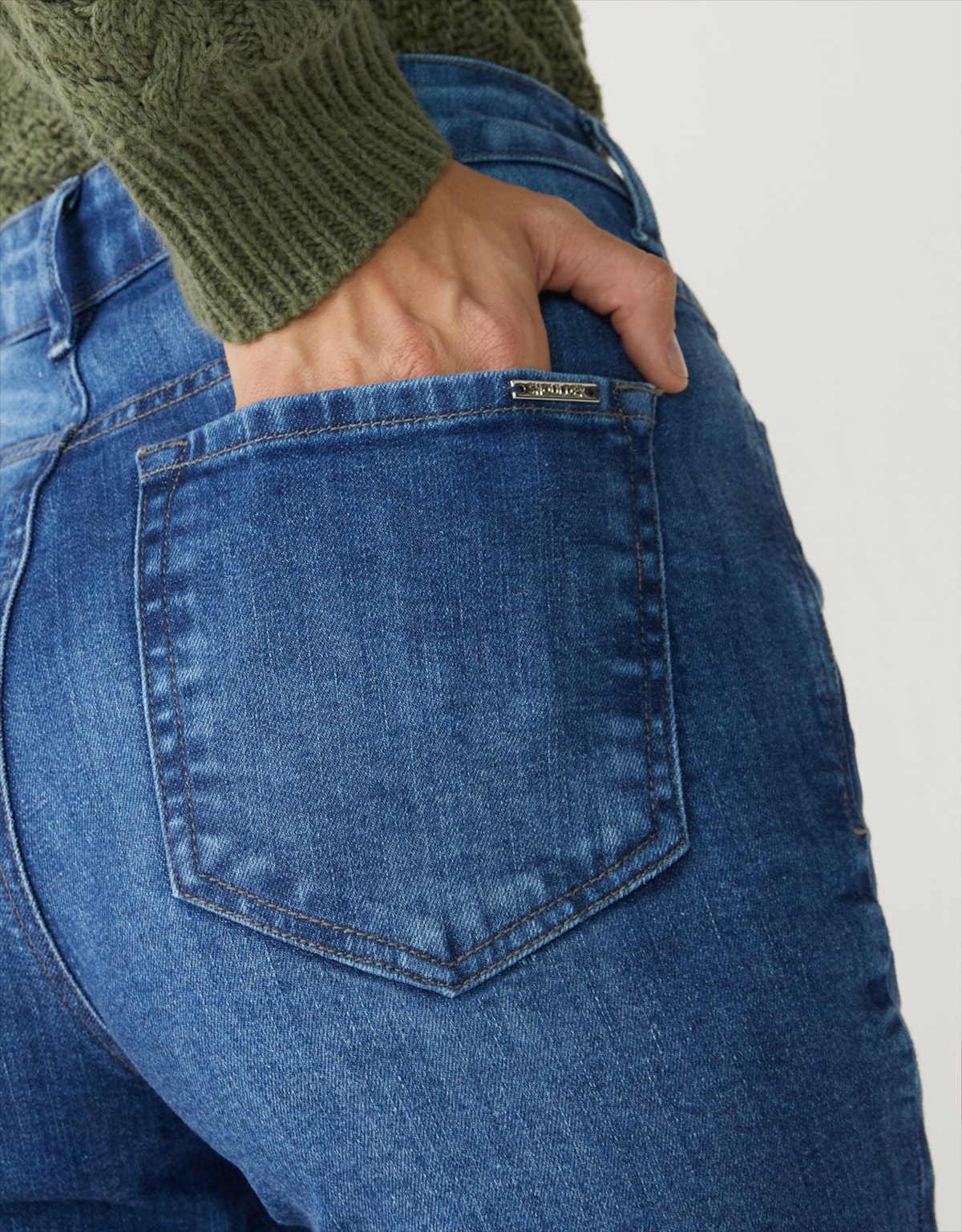 image_98a11b5b-8ad2-4ca9-b3e1-3dbd88da9ed6