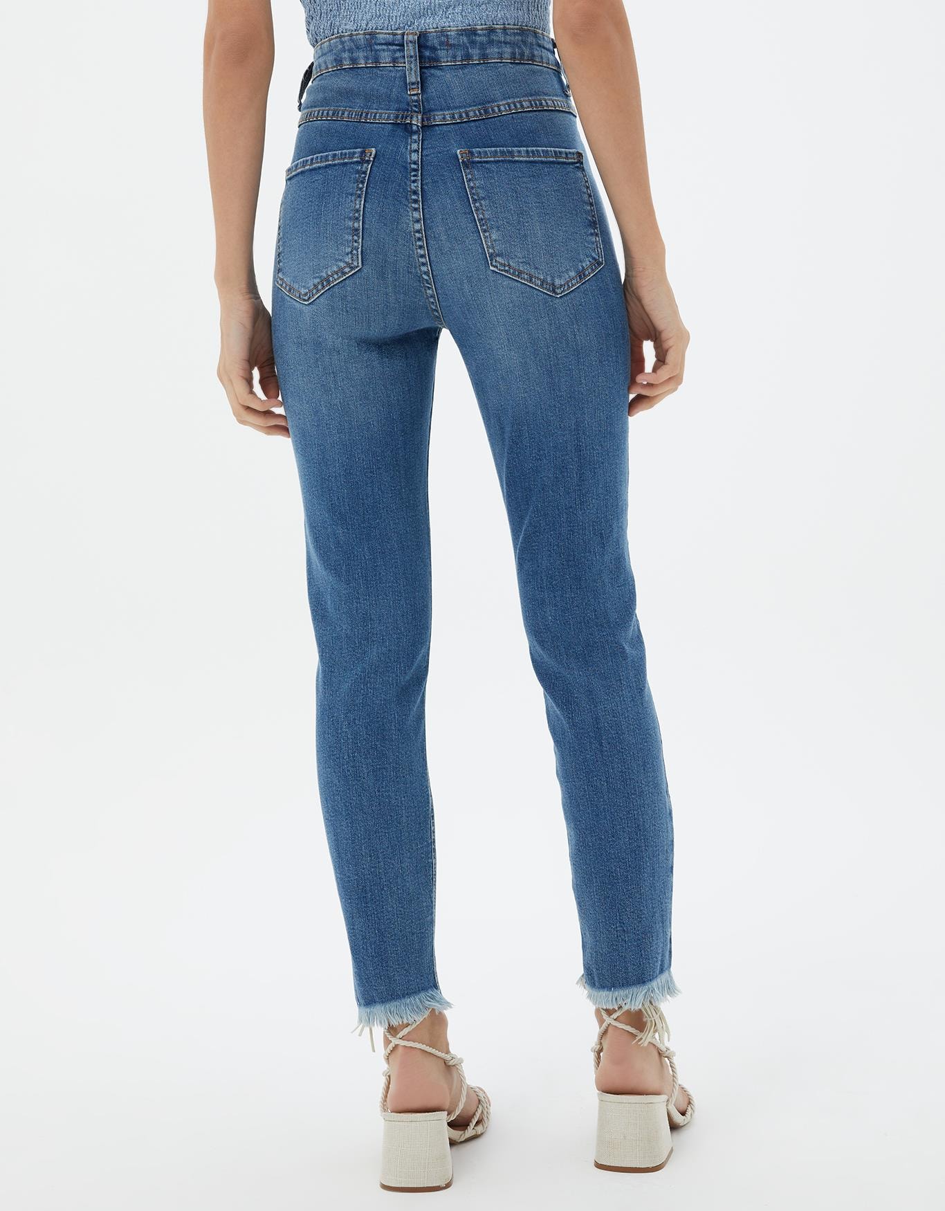 image_121d987f-adae-4a1d-9824-84d9db1ed31f