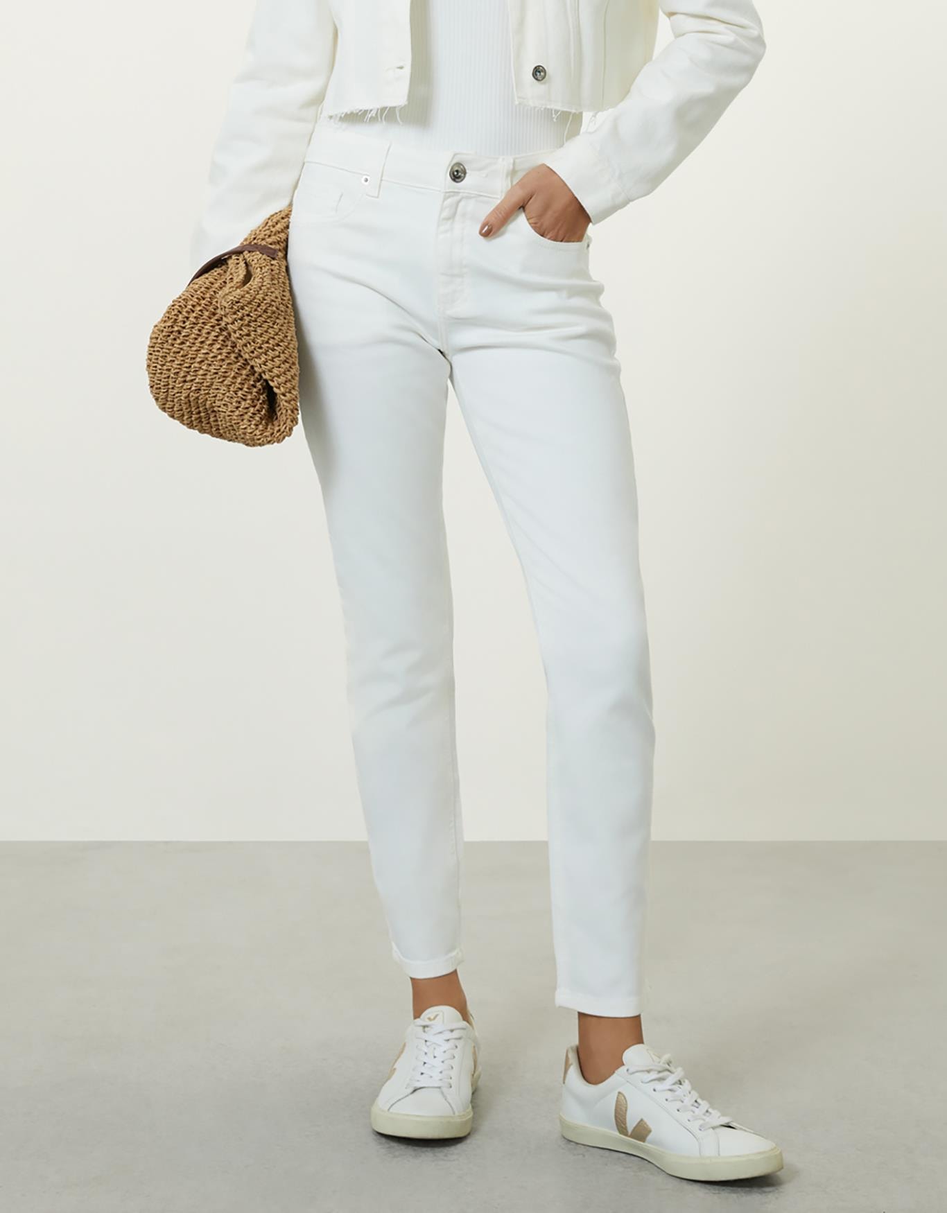 image_2e7012f8-f949-4abf-adf8-7c857cbe4e95