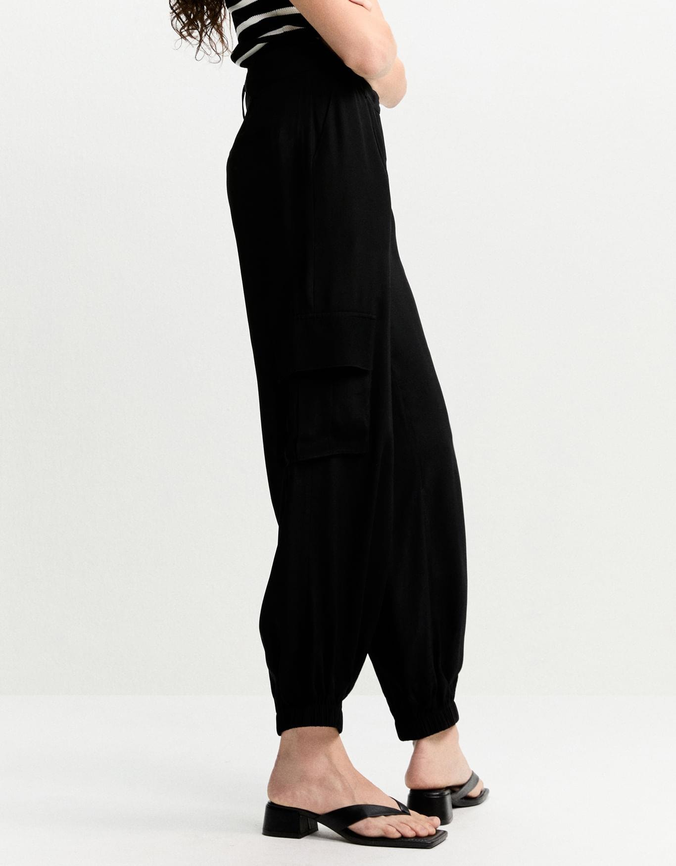 Calça Jogger Bolsos Cargo