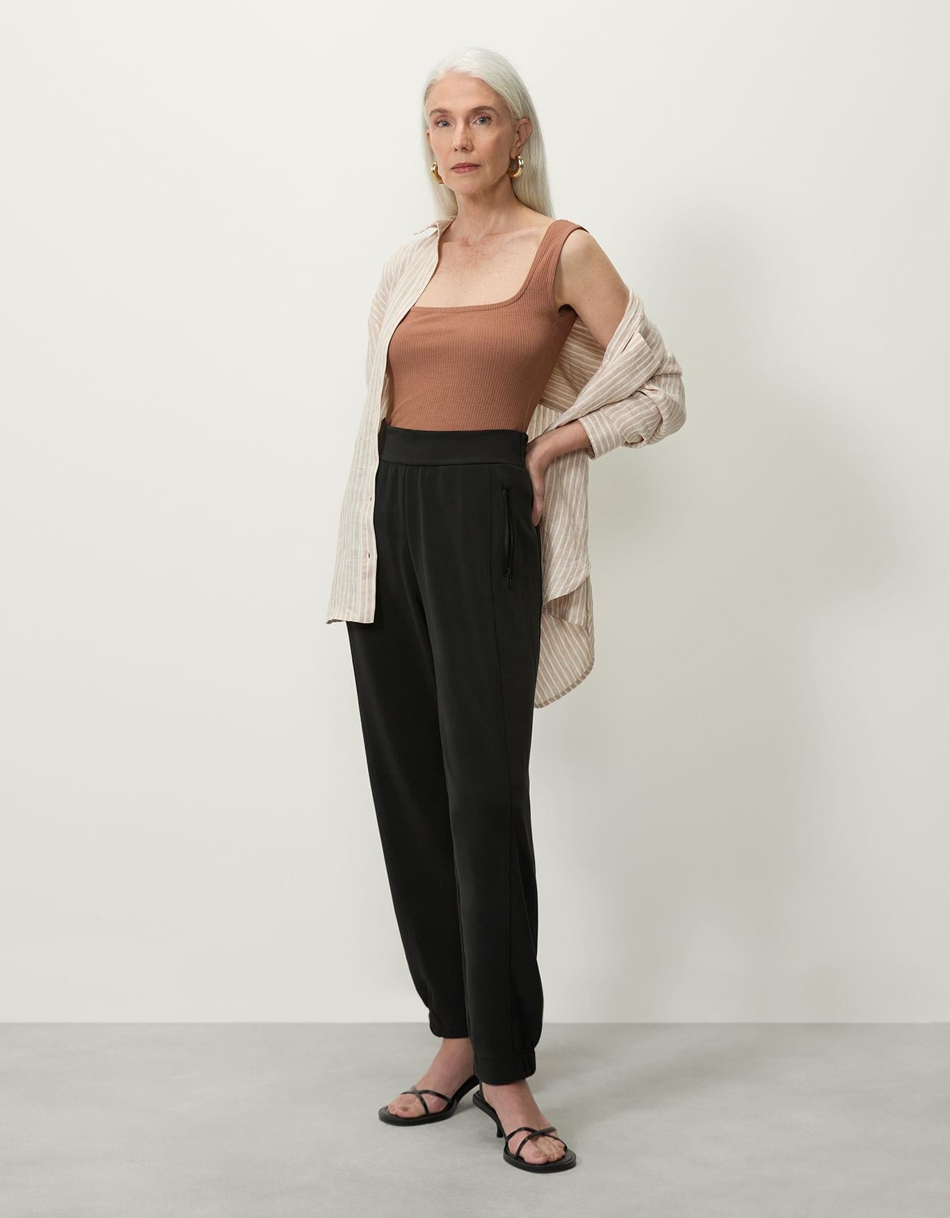 Calça Jogger Soft Touch Preta 360