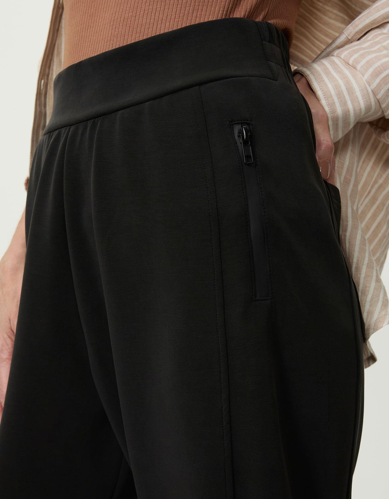 Calça Jogger Soft Touch Preta 360