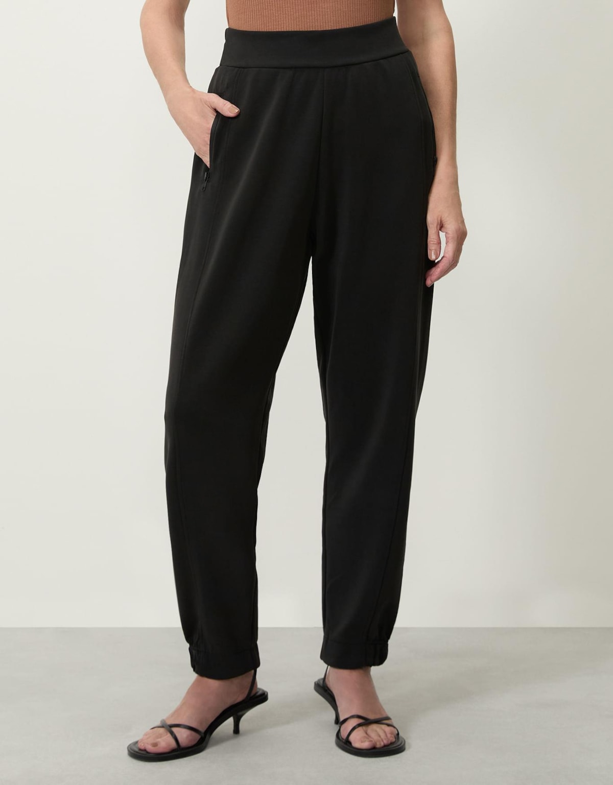 image_fb42a13c-1d47-4d83-8a77-4e3c68bd8e87