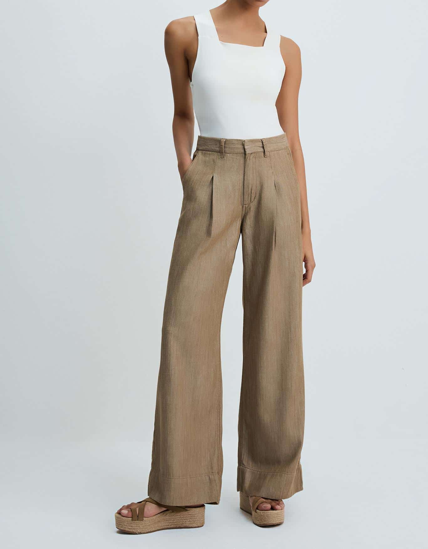 Calça Pantalona Alfaiatada Pregas