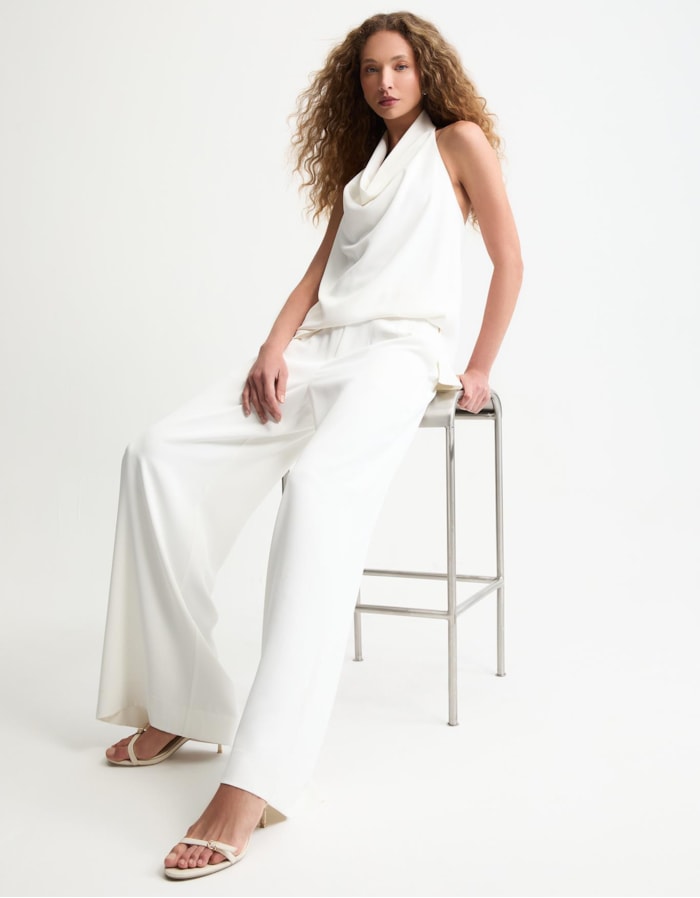 Calça Pantalona Com Pences