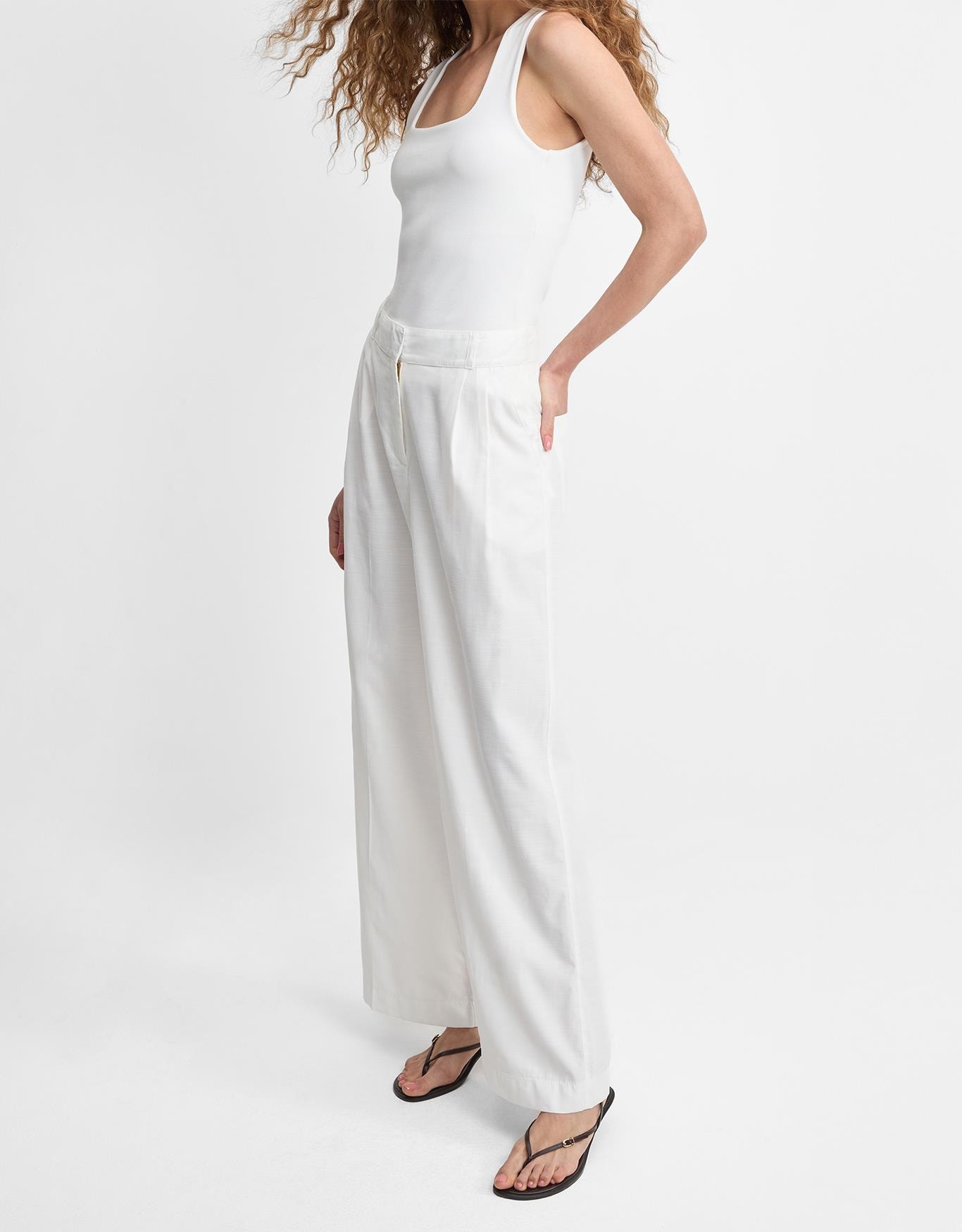 Calça Pantalona Com Pregas