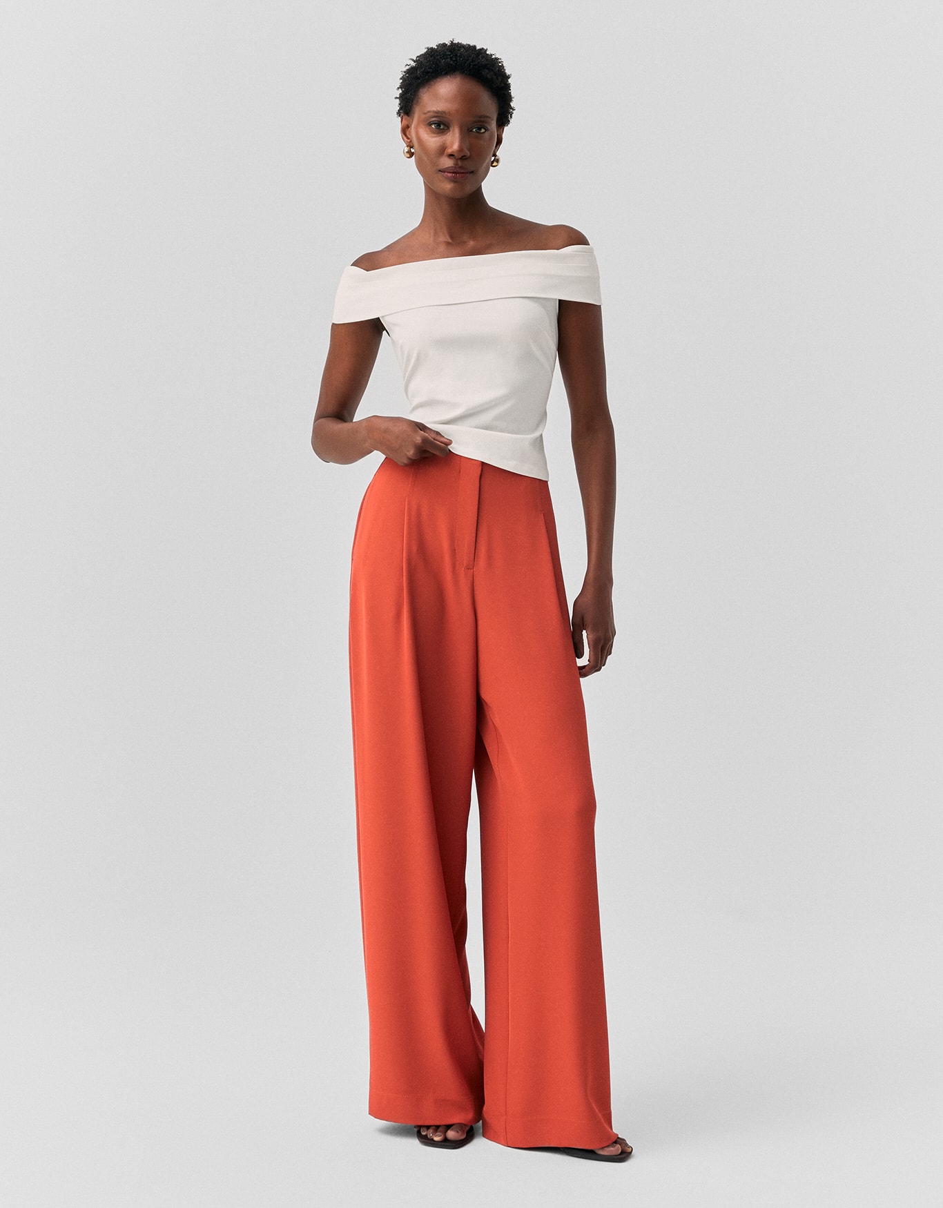 Calça Pantalona Com Pregas