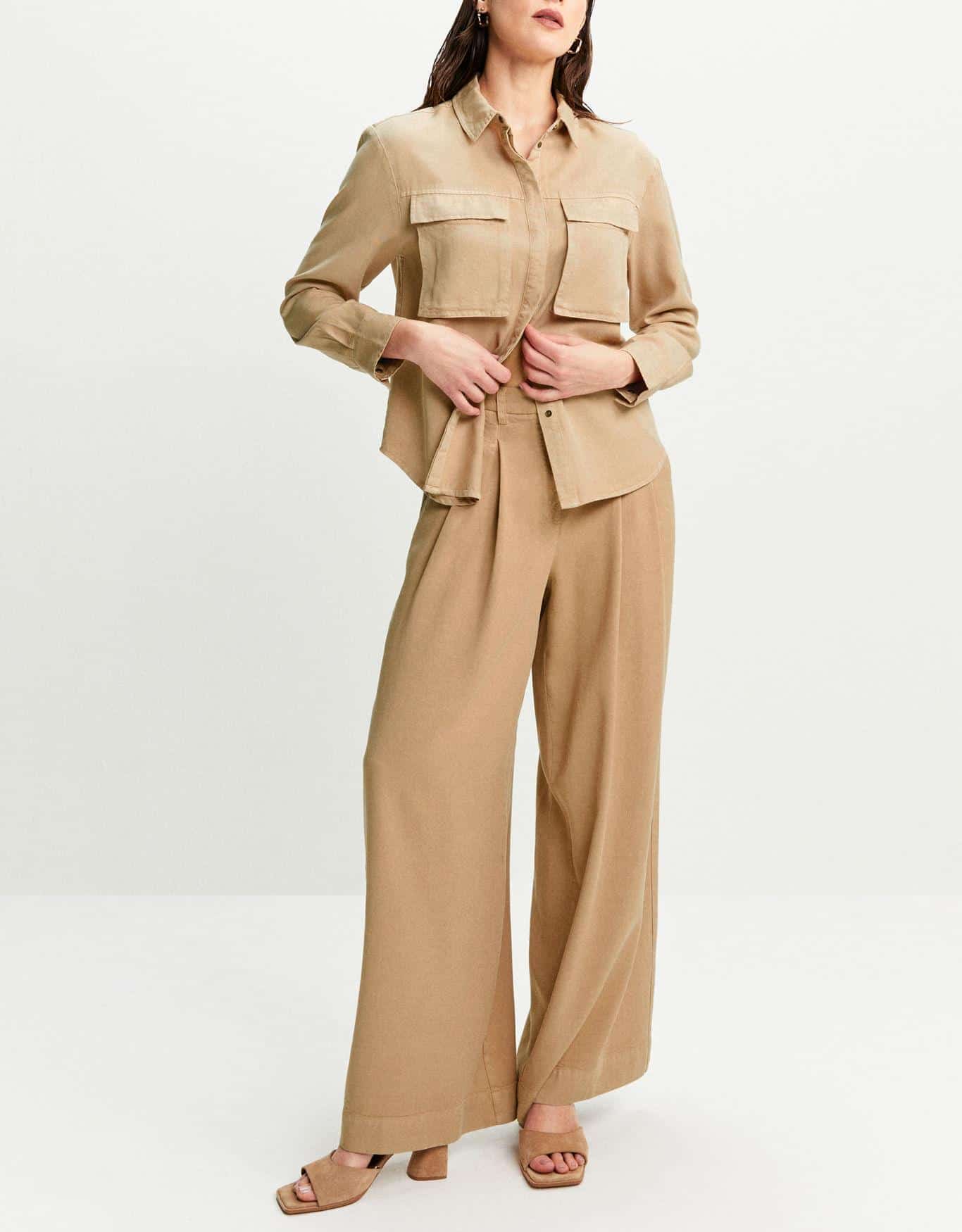 Calça Pantalona com Pregas Liocel
