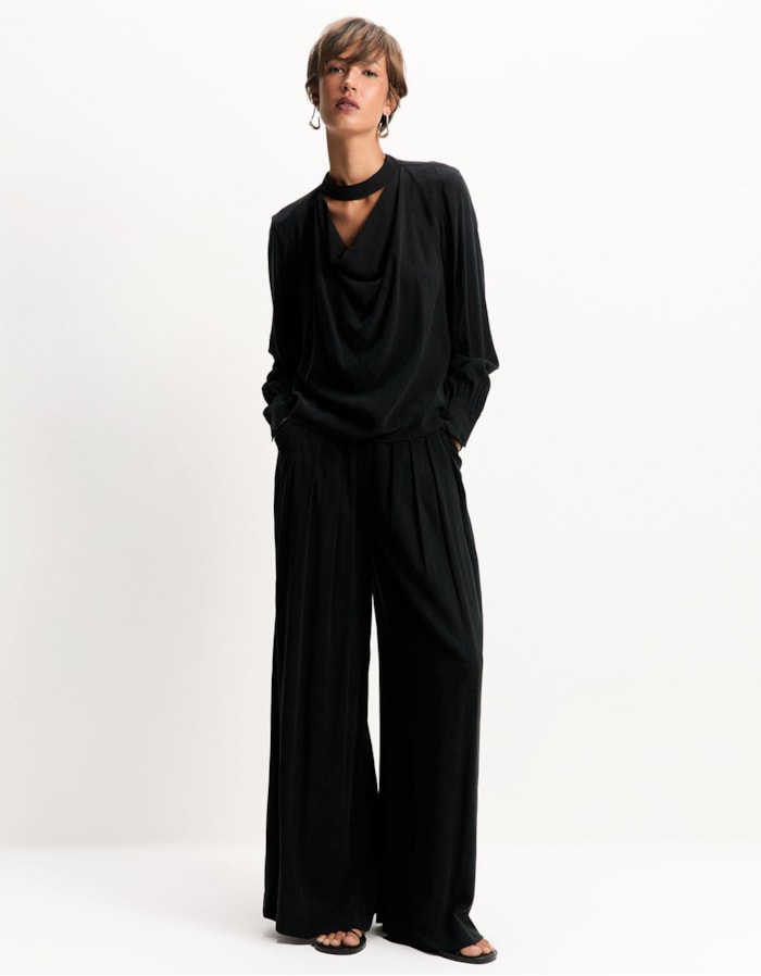 Calça Pantalona Pregas