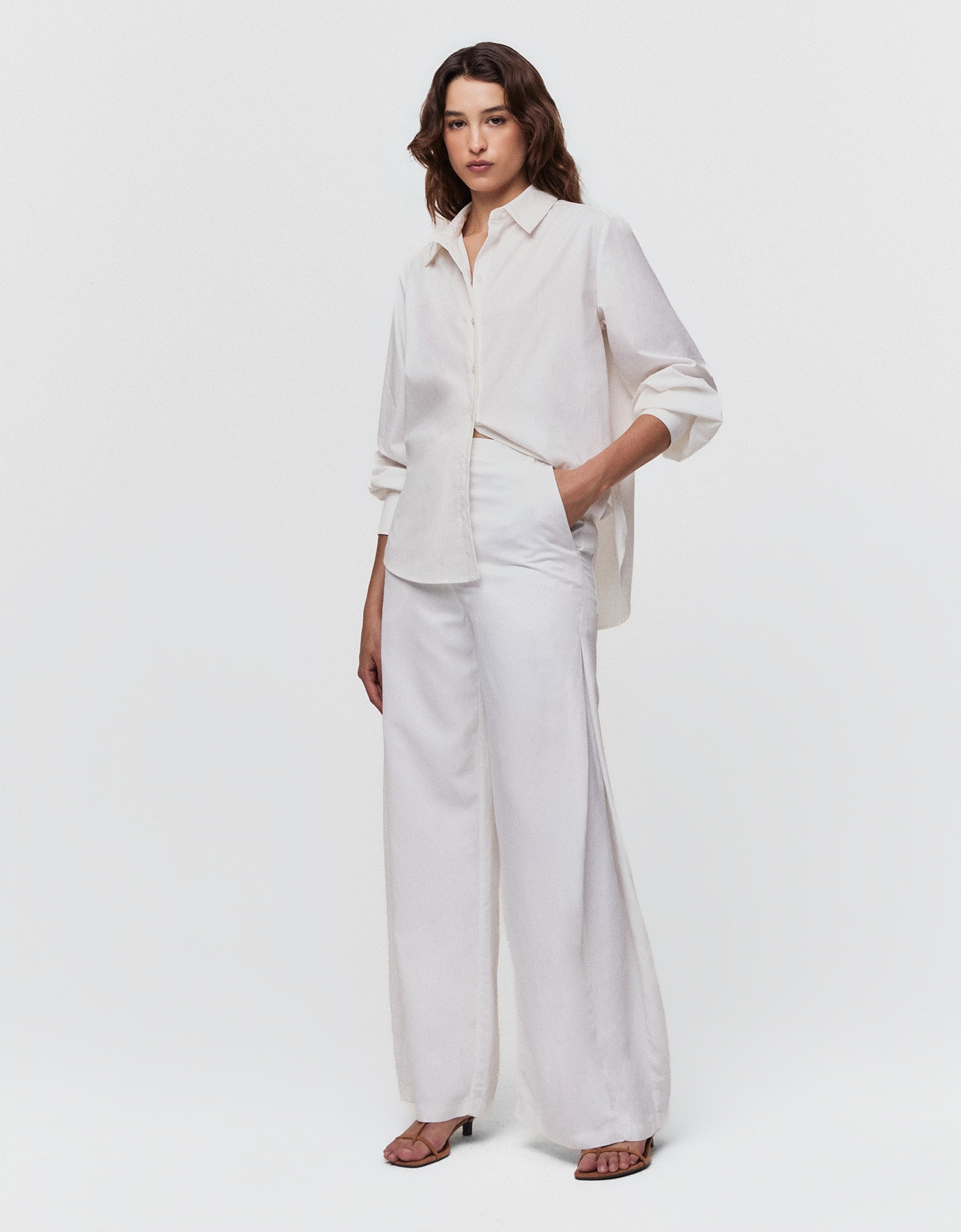 Calça Pantalona Pregas Laterais