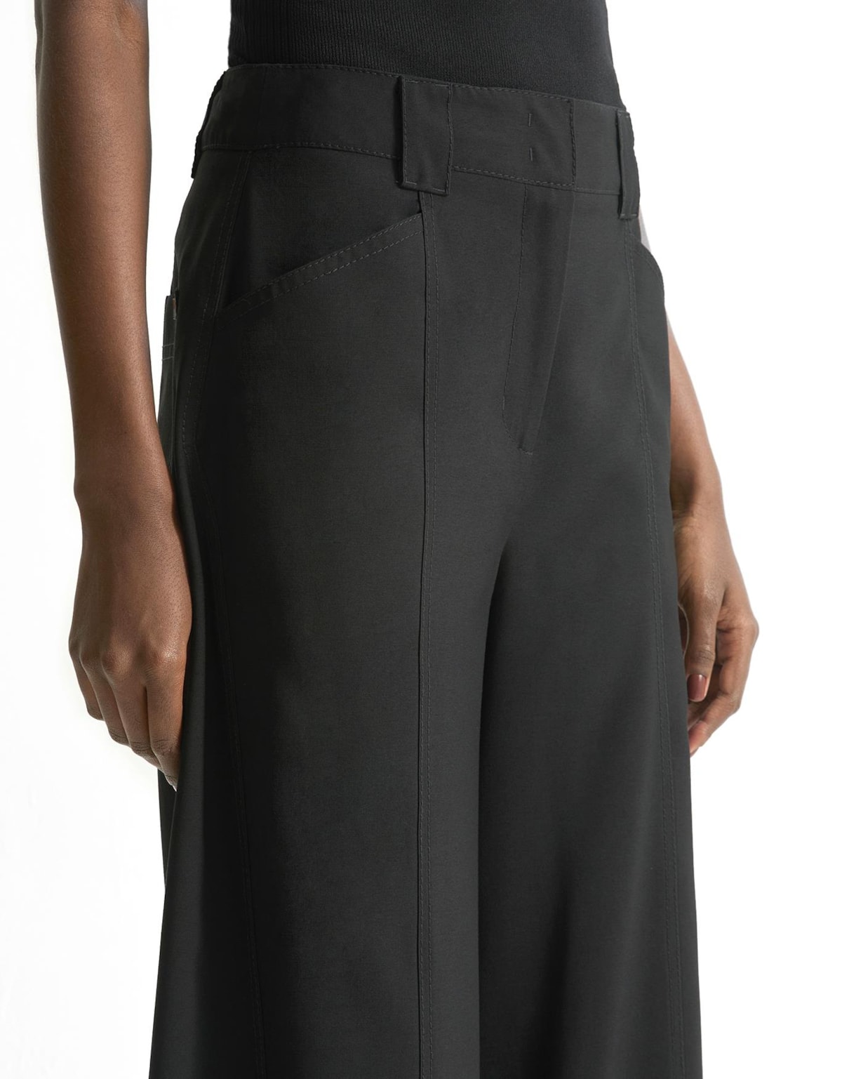 image_b8d6a1bb-f880-4ad6-ad5e-45e17e5c3e8d