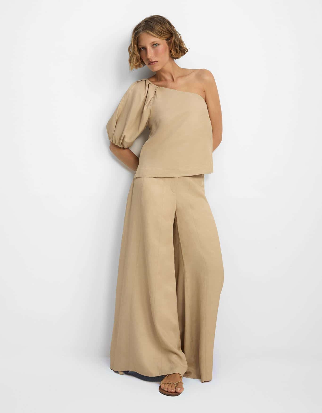 Calça Pantalona Recortes Pespontados