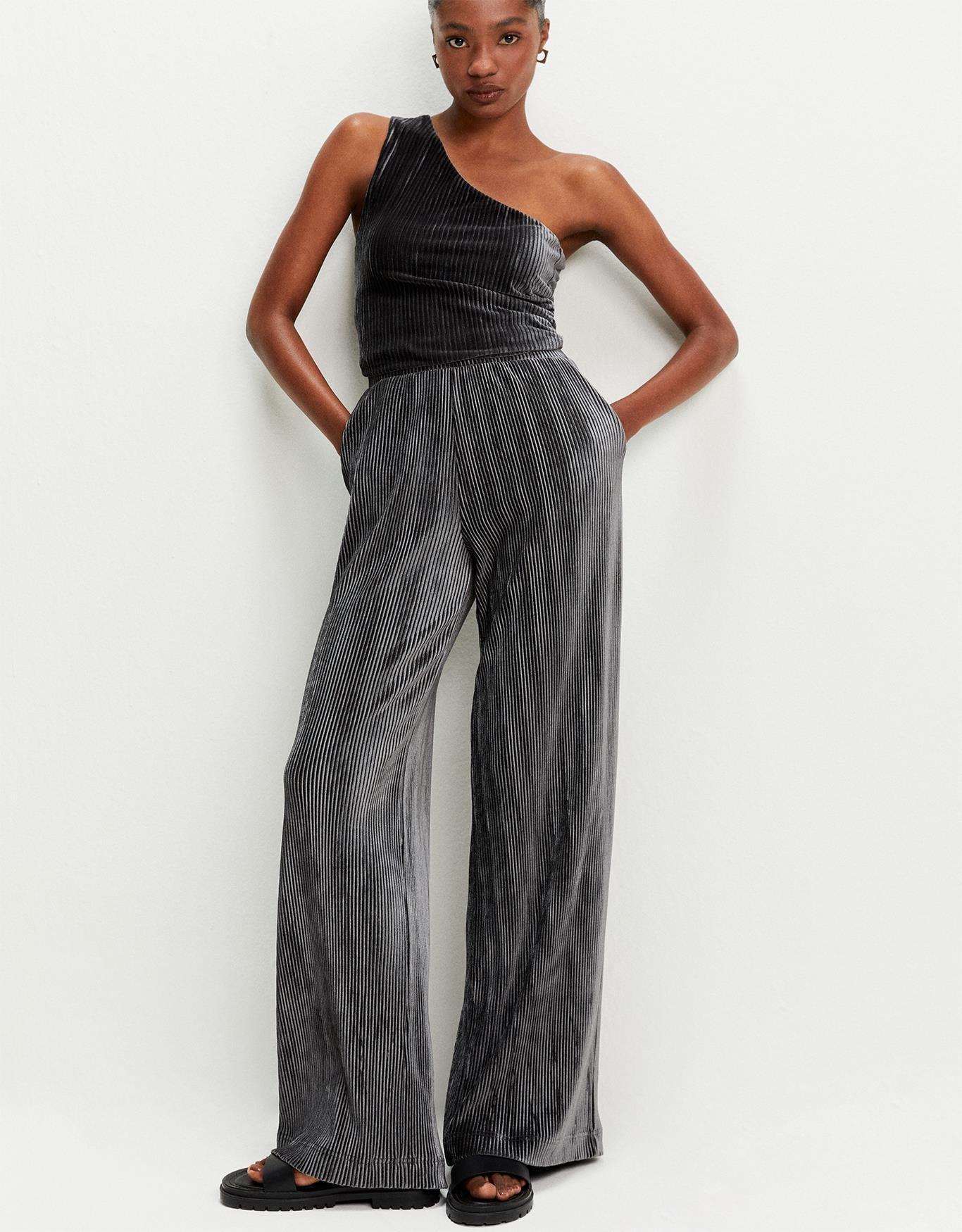 Calça Pantalona Veludo Plissado