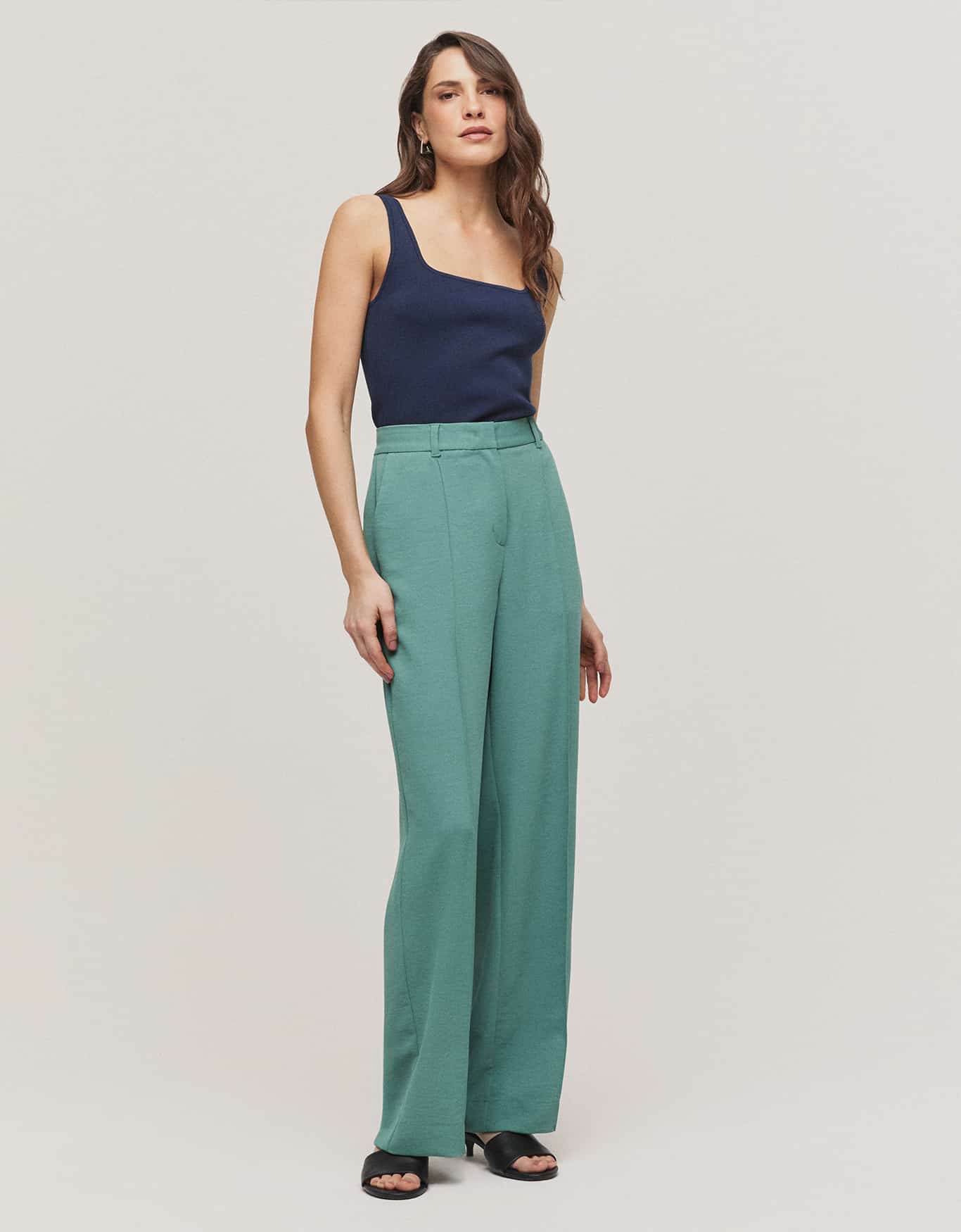 Calça Reta com Nervura