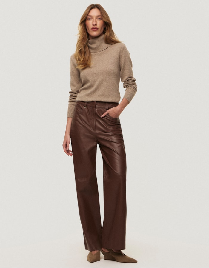 Shoulder — Calça Reta Couro
