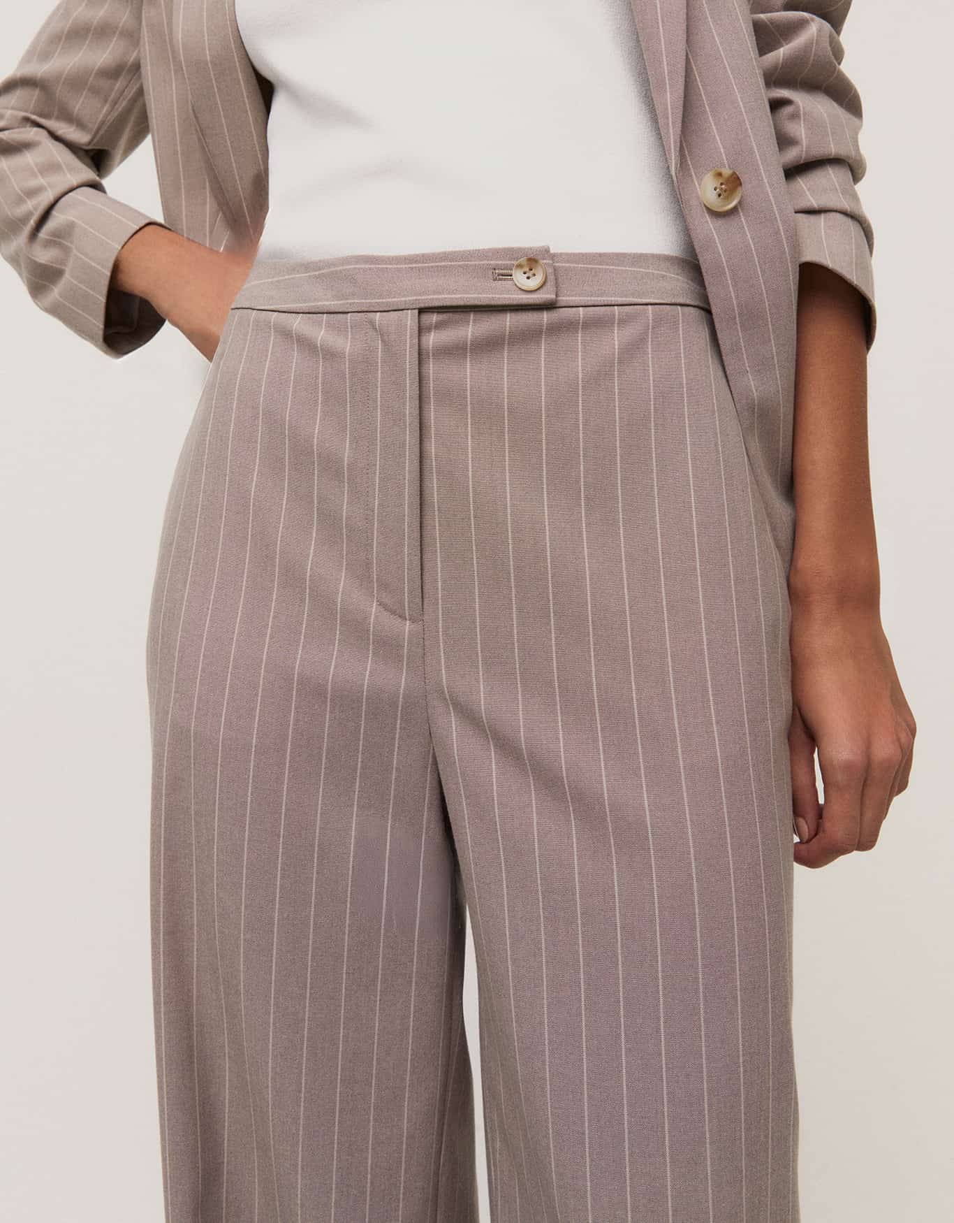 Calça Reta Risca de Giz